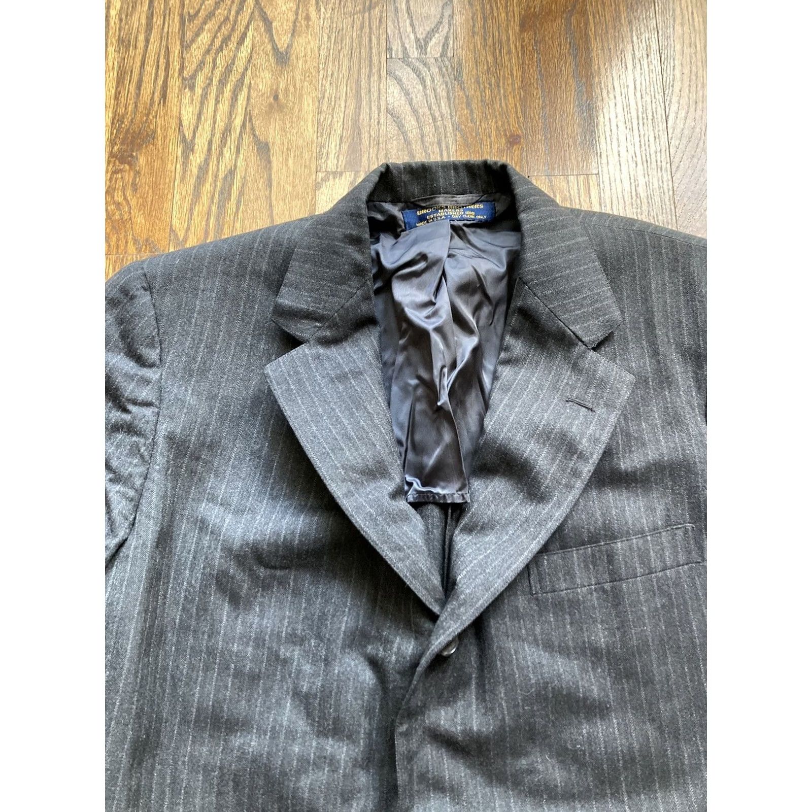 Brooks Brothers VINTAGE Brooks Brothers Blazer Mens 42 Gray Pinstripe Wool Tweed Herringbone Size 42R - 4 Thumbnail