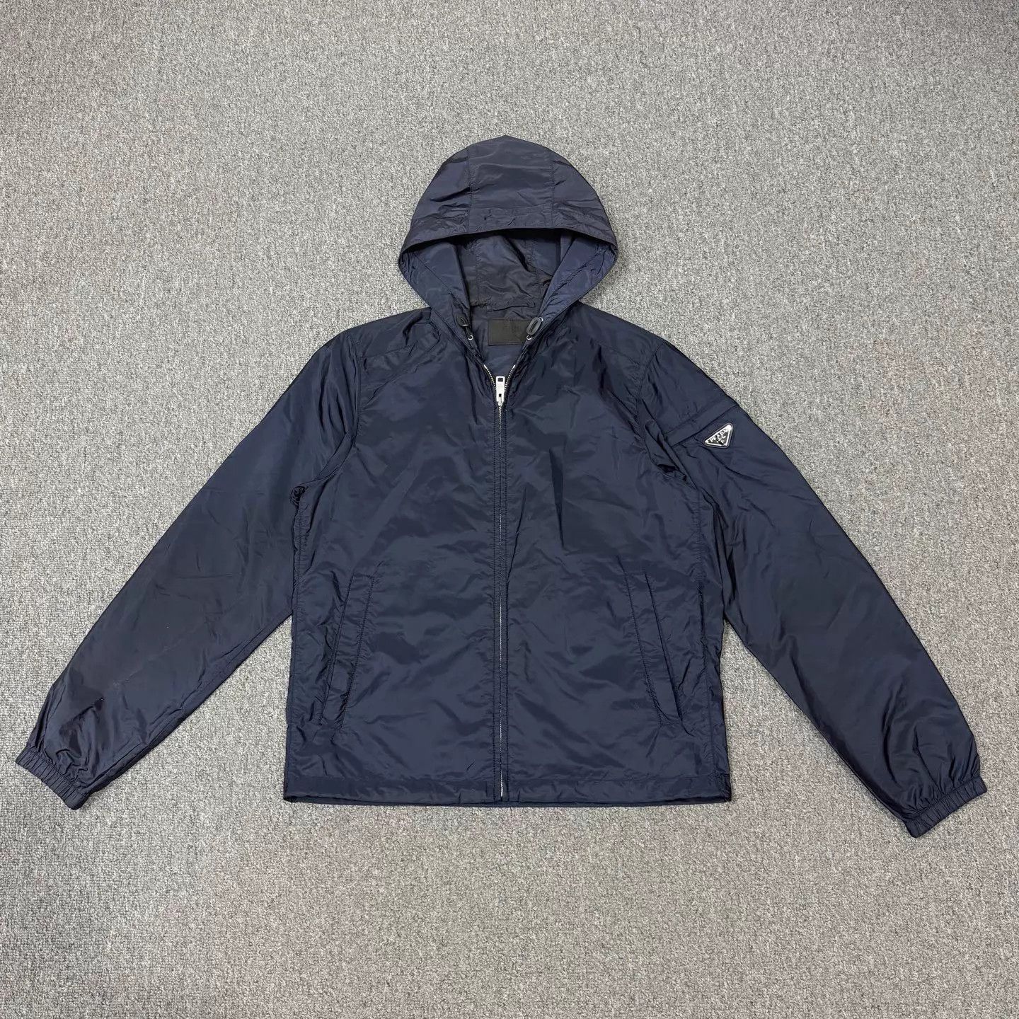 Prada Prada navy blue triangle logo shell jacket S 99 new Size US S / EU 44-46 / 1 - 1 Thumbnail