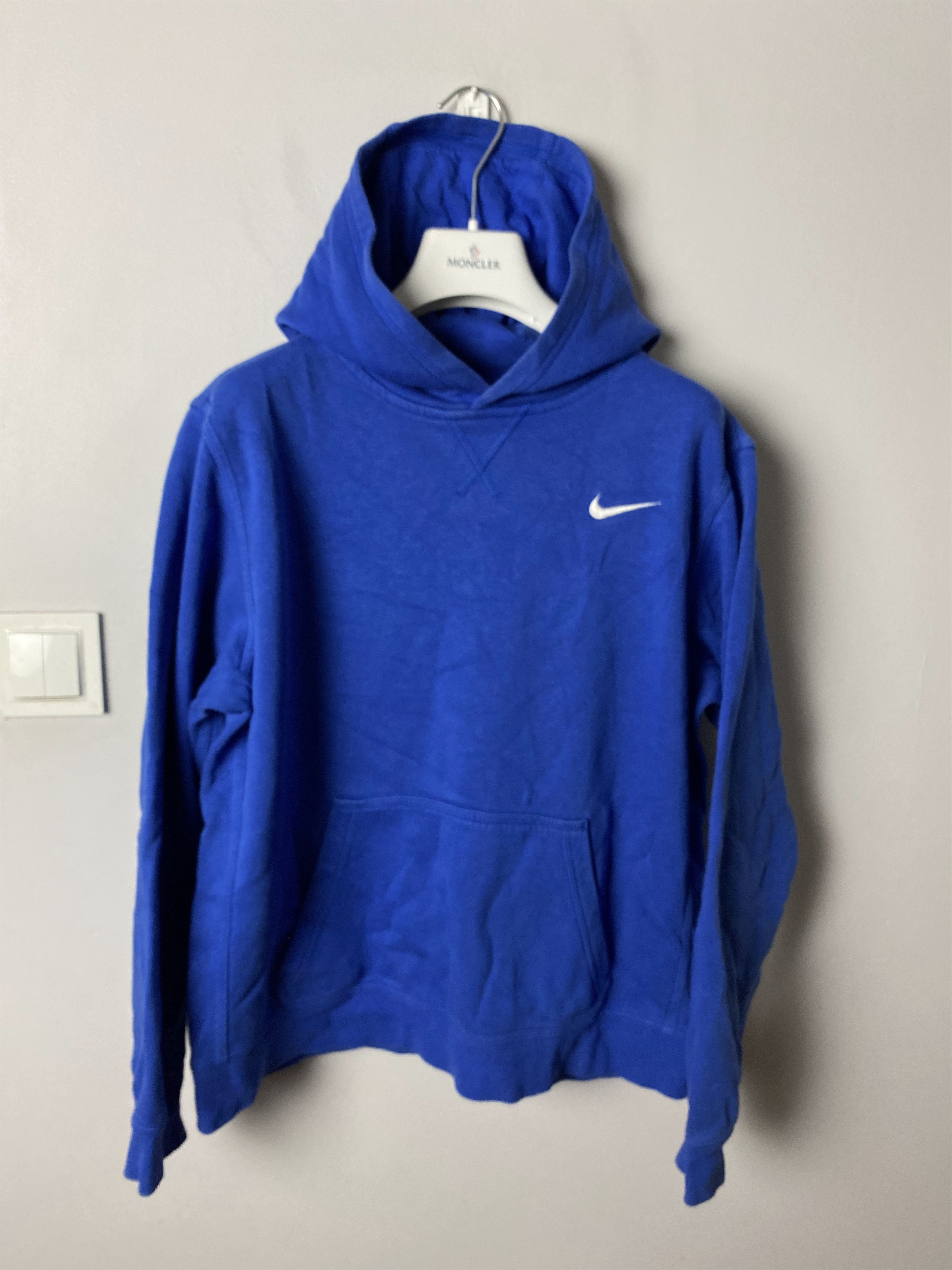 Nike Nike small swoosh hoodie | Grailed