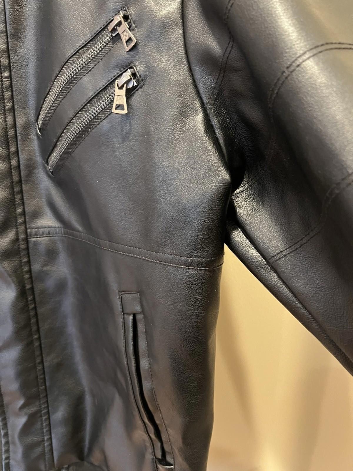 The Unbranded Brand Black Faux Leather Moto Jacket with Zip Pockets Large Mens Size US L / EU 52-54 / 3 - 3 Thumbnail
