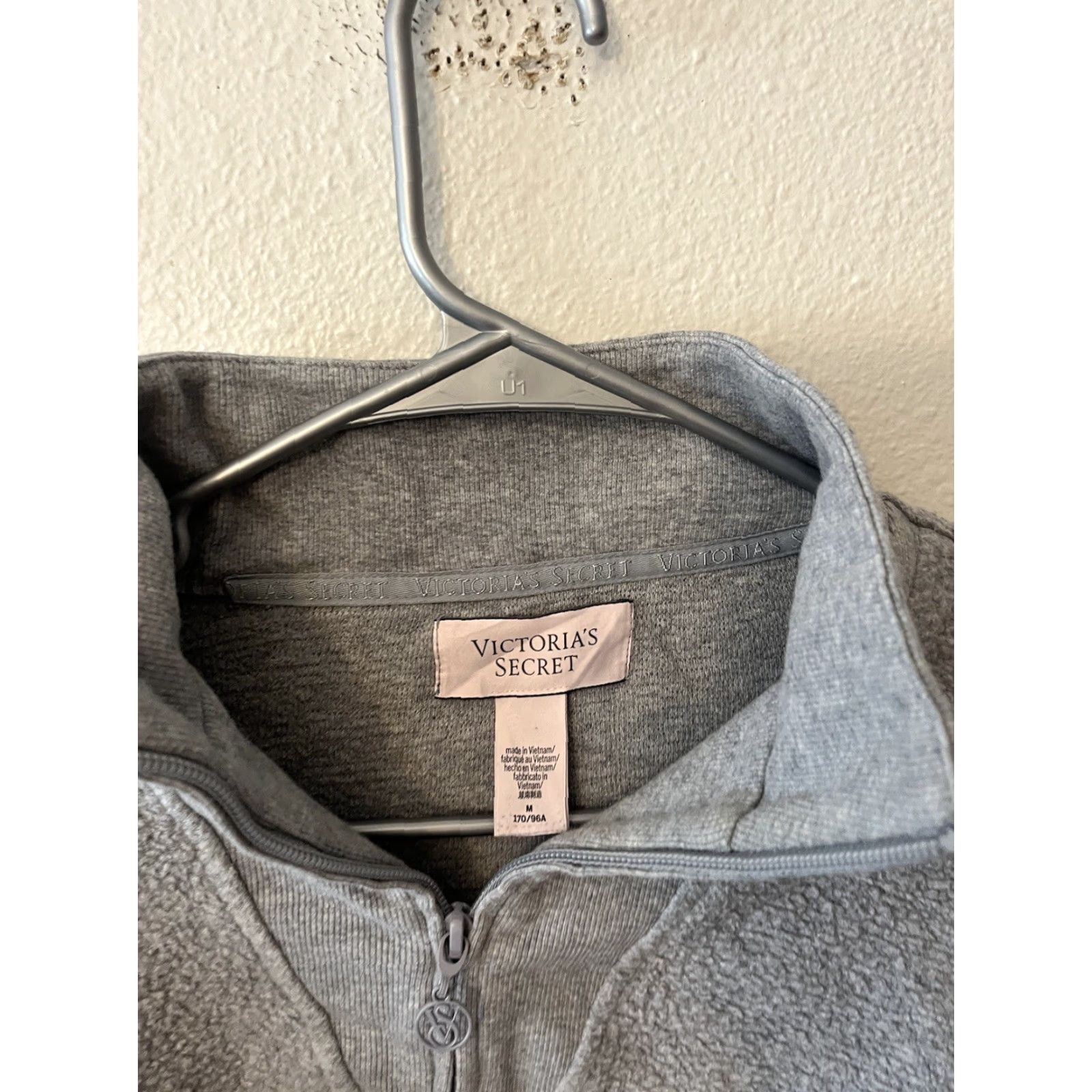 Victoria's Secret Victoria's Secret Sherpa GRAY Quarter Zip Cropped Women SZ. MEDIUM Size M / US 6-8 / IT 42-44 - 3 Thumbnail