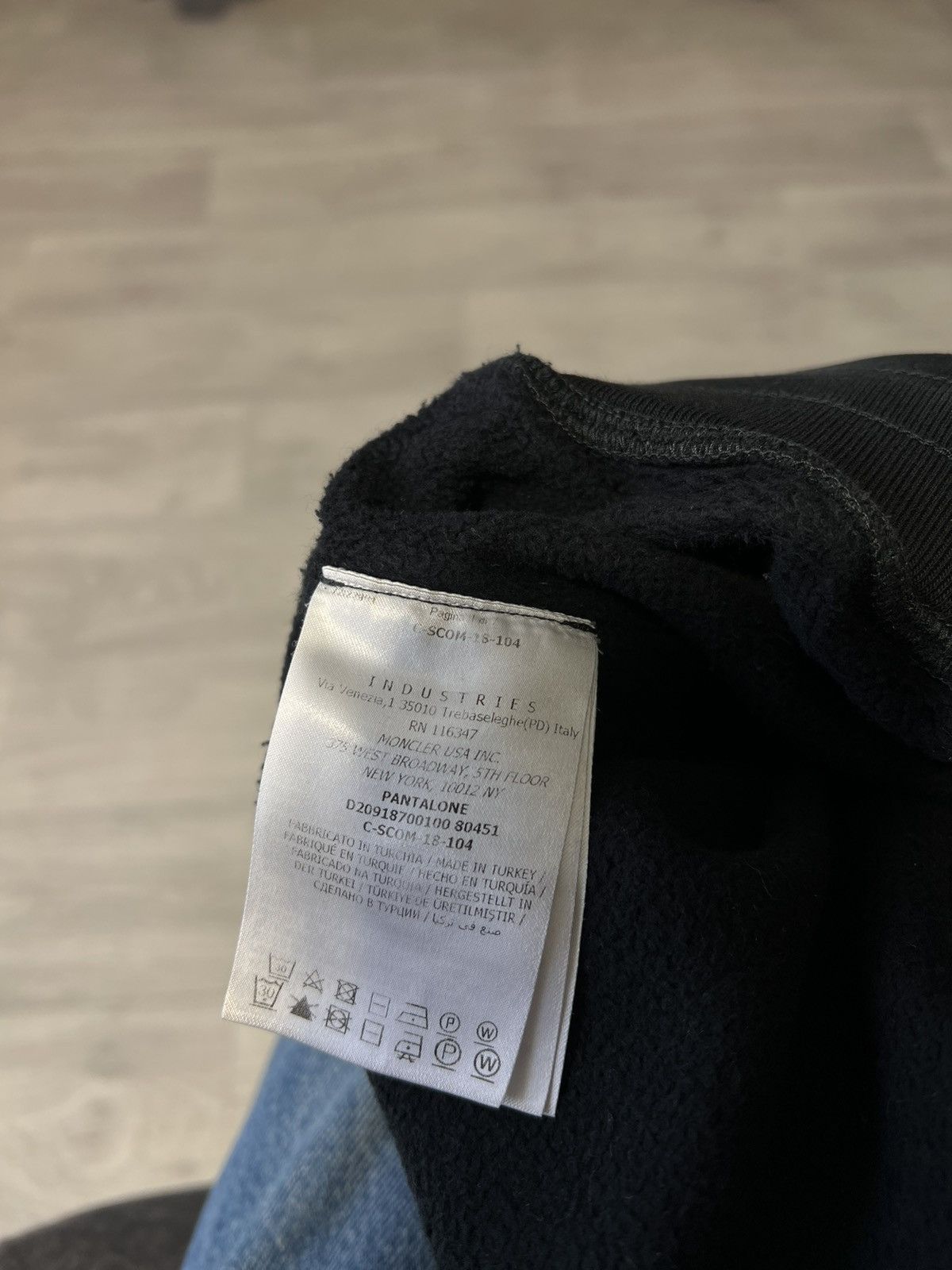 Moncler Moncler Joggers SweatPants Logo Size US 38 / EU 54 - 16 Thumbnail