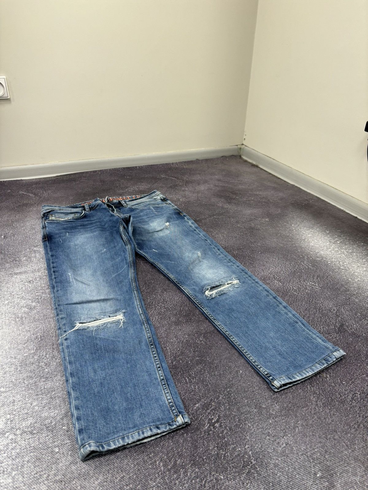 Diesel Vintage Diesel Y2K Ripped Denim Avant Garde Hype Jeans Size US 33 - 10 Thumbnail