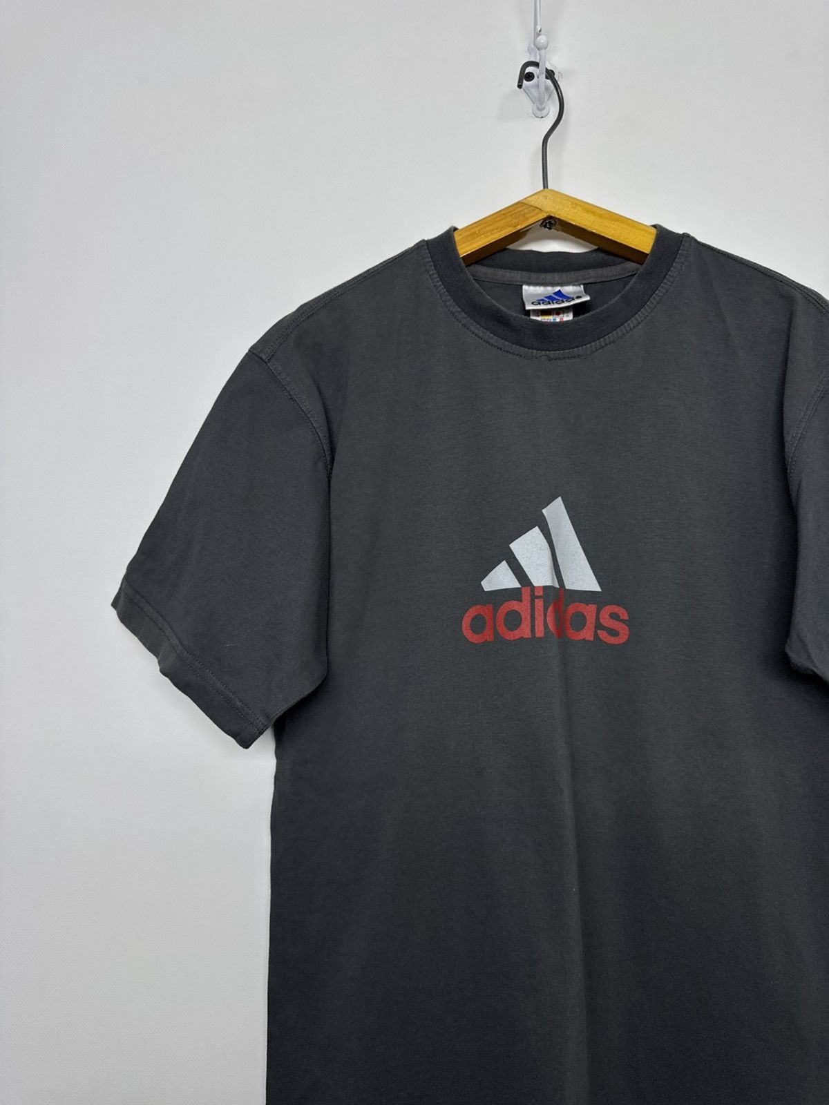 Adidas Vintage Adidas Big Logo T-Shirt 90’s Size US L / EU 52-54 / 3 - 6 Thumbnail