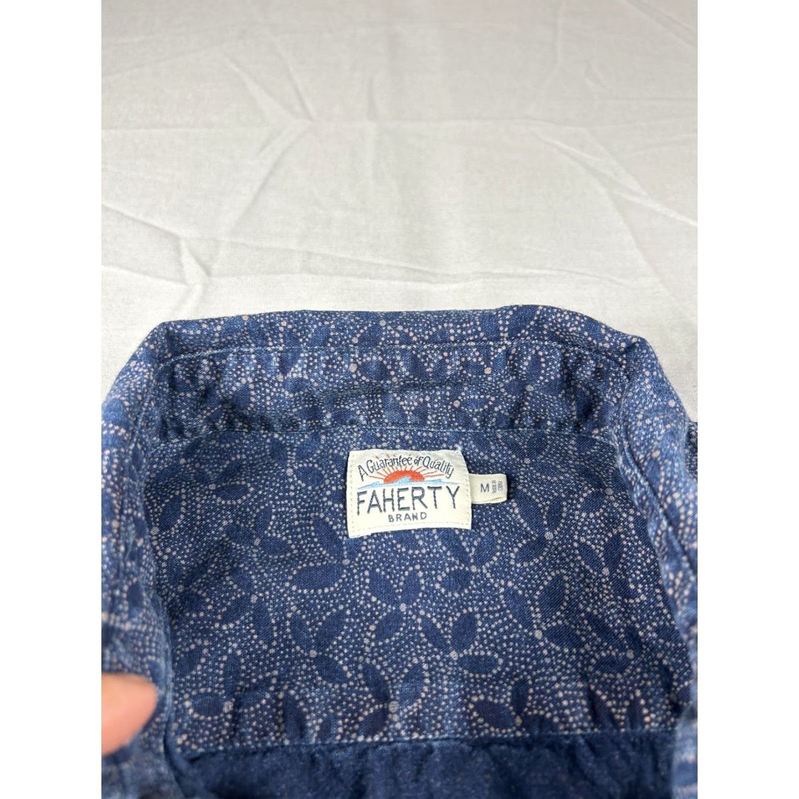 Faherty Faherty Shirt Mens Medium Blue Chambray Floral Button-Down Short Sleeve Hawaiian Size US M / EU 48-50 / 2 - 3 Thumbnail