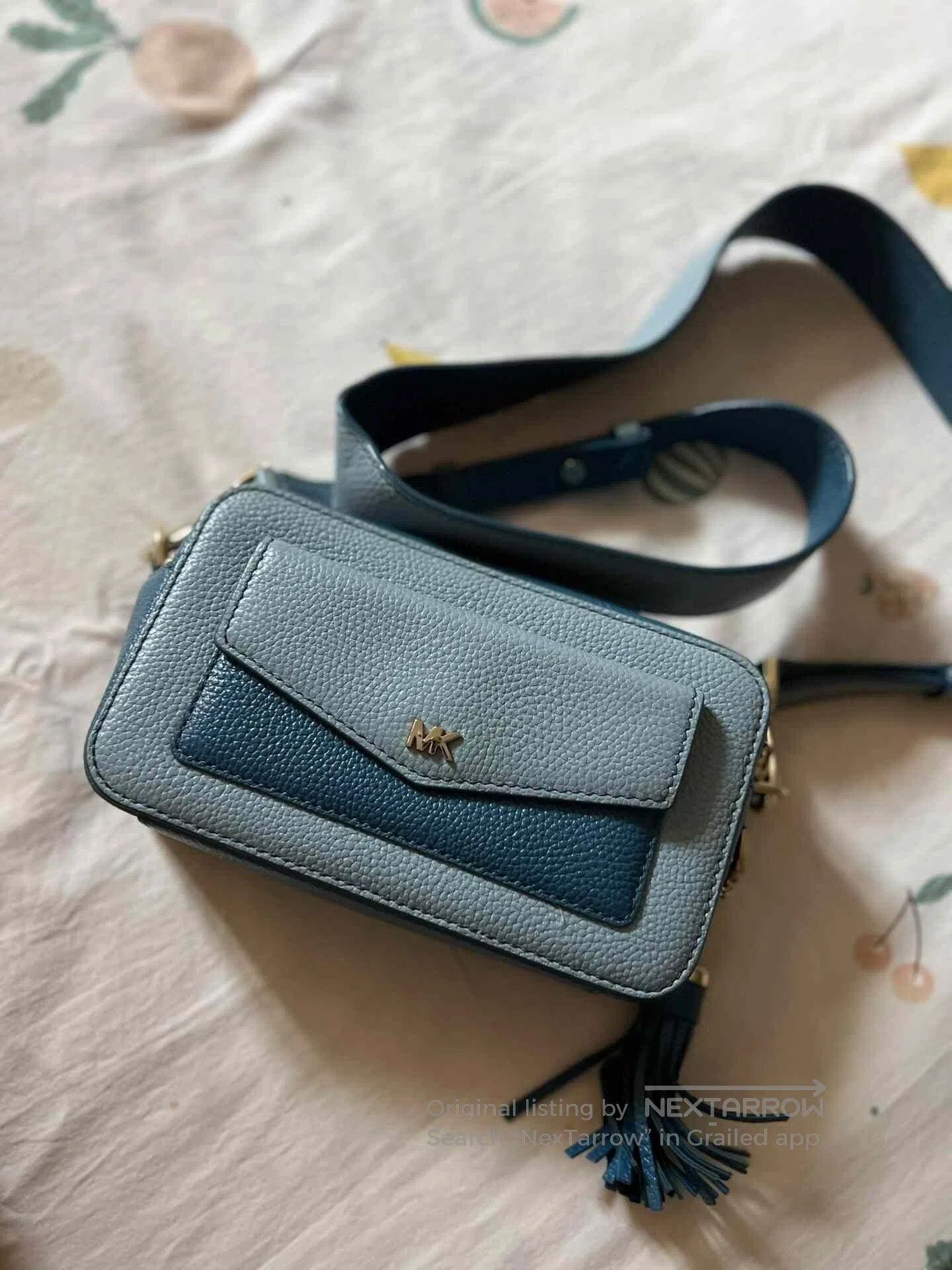 Michael Kors Michael Kors Small Crossbody Camera Bag. Size ONE SIZE - 3 Thumbnail