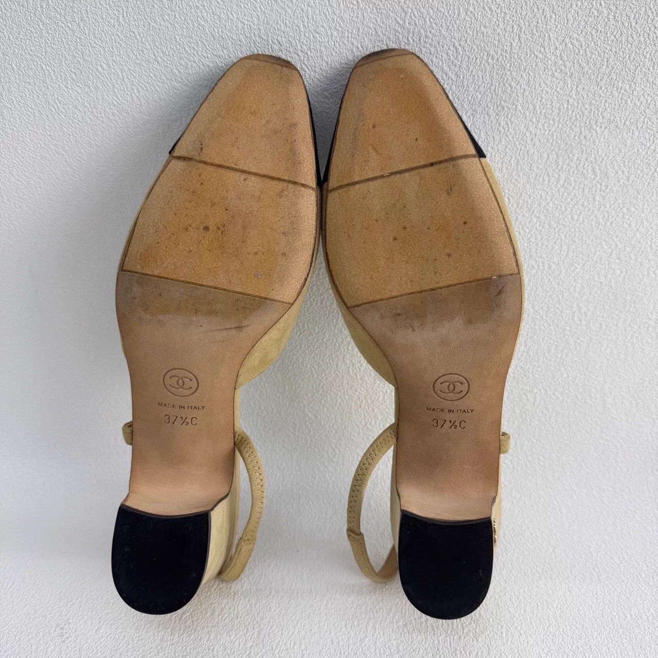 Chanel Chanel Beige Suede Slingback Heels 37.5 Size US 7.5 / IT 37.5 - 6 Thumbnail