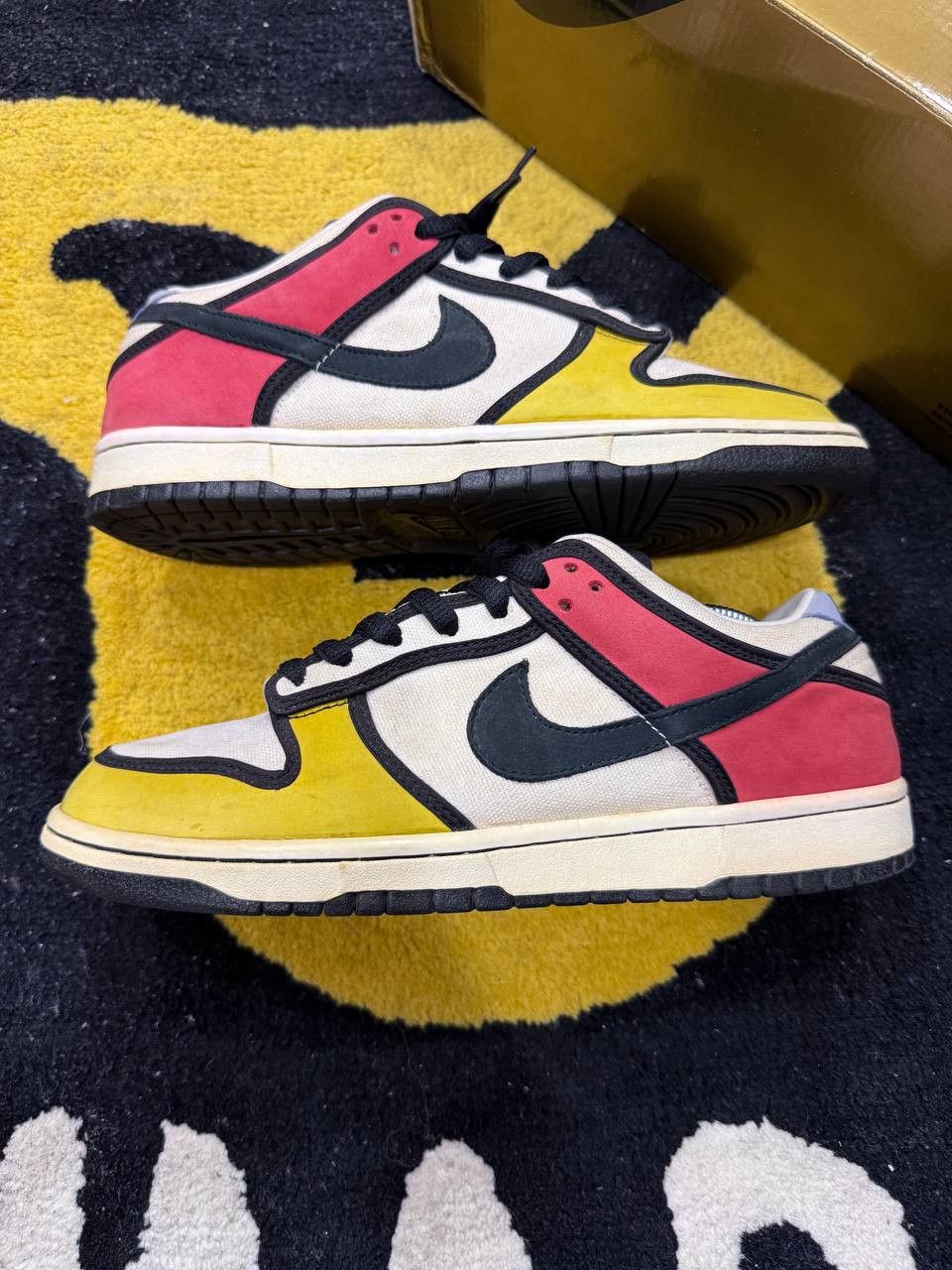 Nike Nike SB Dunk Low Piet Mondrian (2008) 304292-702 Size US 9.5 / EU 42-43 - 2 Thumbnail