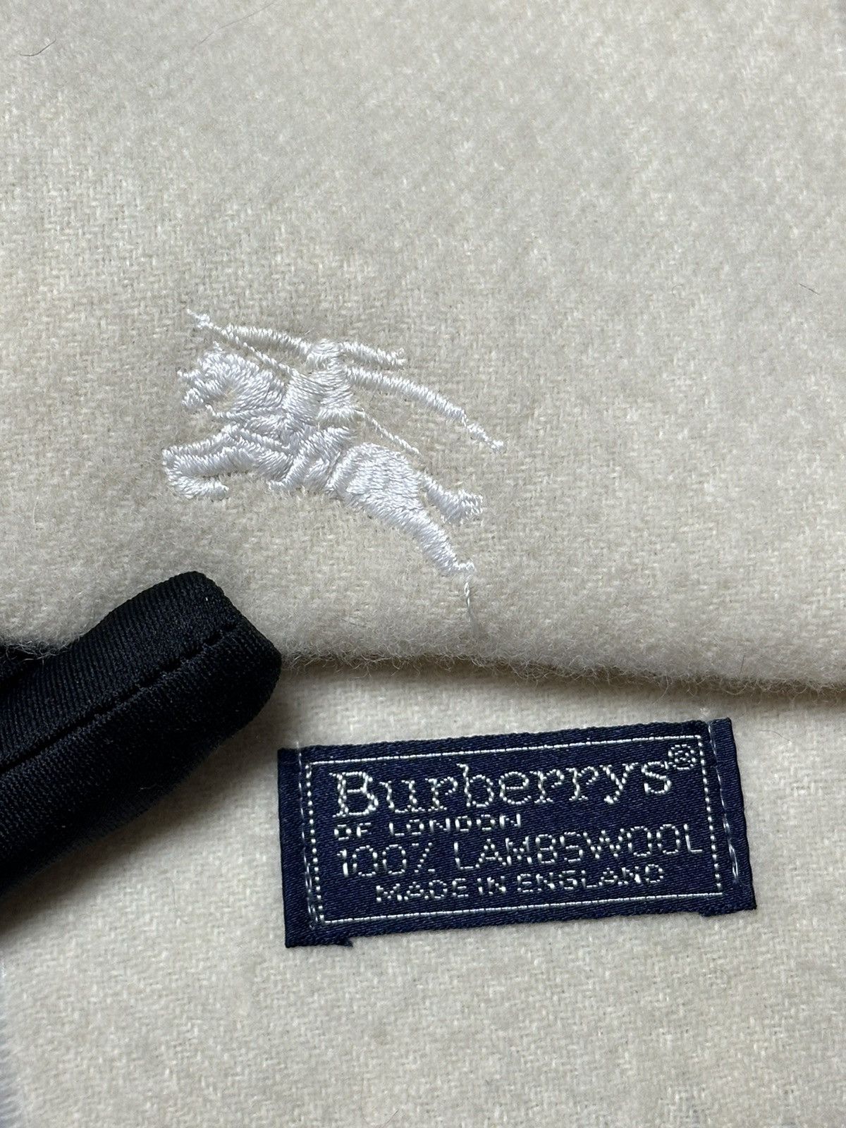 Burberry Vintage Burberrys Scarf Muffler Size ONE SIZE - 8 Thumbnail