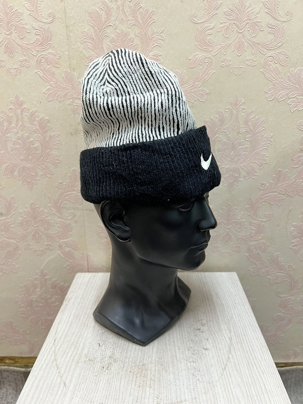 Nike Vintage Nike Swoosh Beanie Hats Size ONE SIZE - 4 Thumbnail