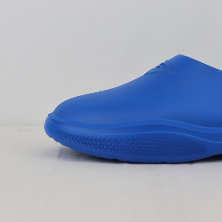 Prada o1rshd1 Slipper in Azzurro Size US 10 / EU 43 - 2 Thumbnail
