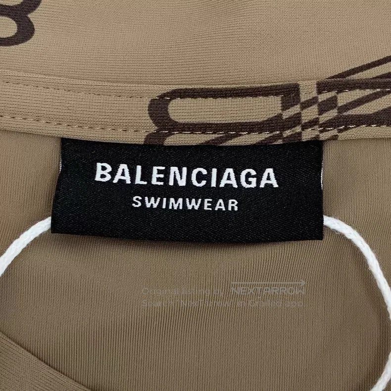 Balenciaga Balenciaga Dark brown lock full print round neck short sle Size US M / EU 48-50 / 2 - 5 Thumbnail