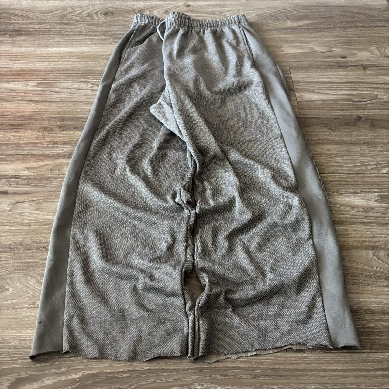 Japanese Brand Crazy Vintage Y2K/2000s Baggy Beige Grey Skater Style Essential Sweatpants! Fits L Size US 36 / EU 52 - 3 Thumbnail