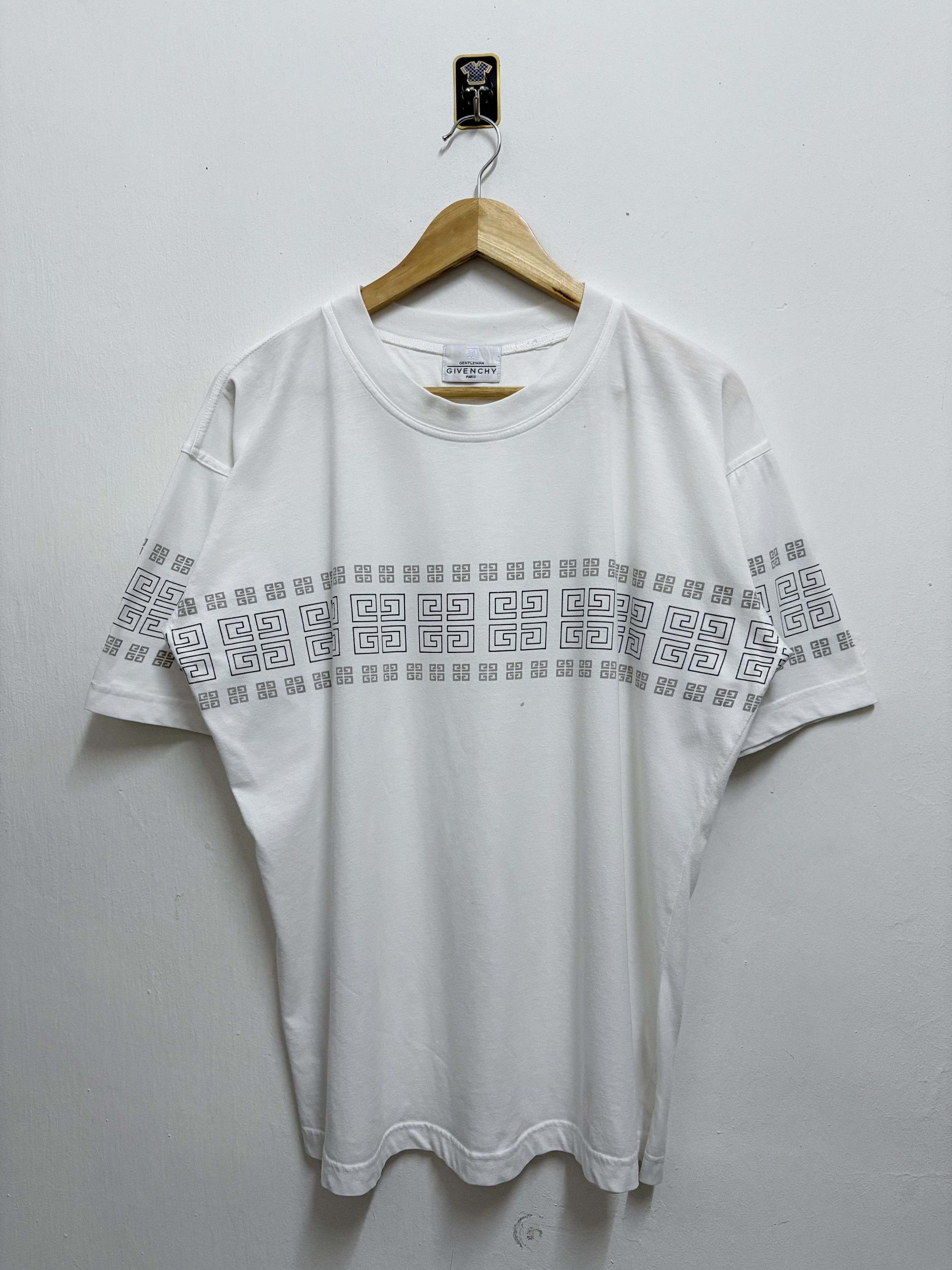 Givenchy GIVENCHY Men T-Shirts BM71MG3YQA 100 White | Grailed