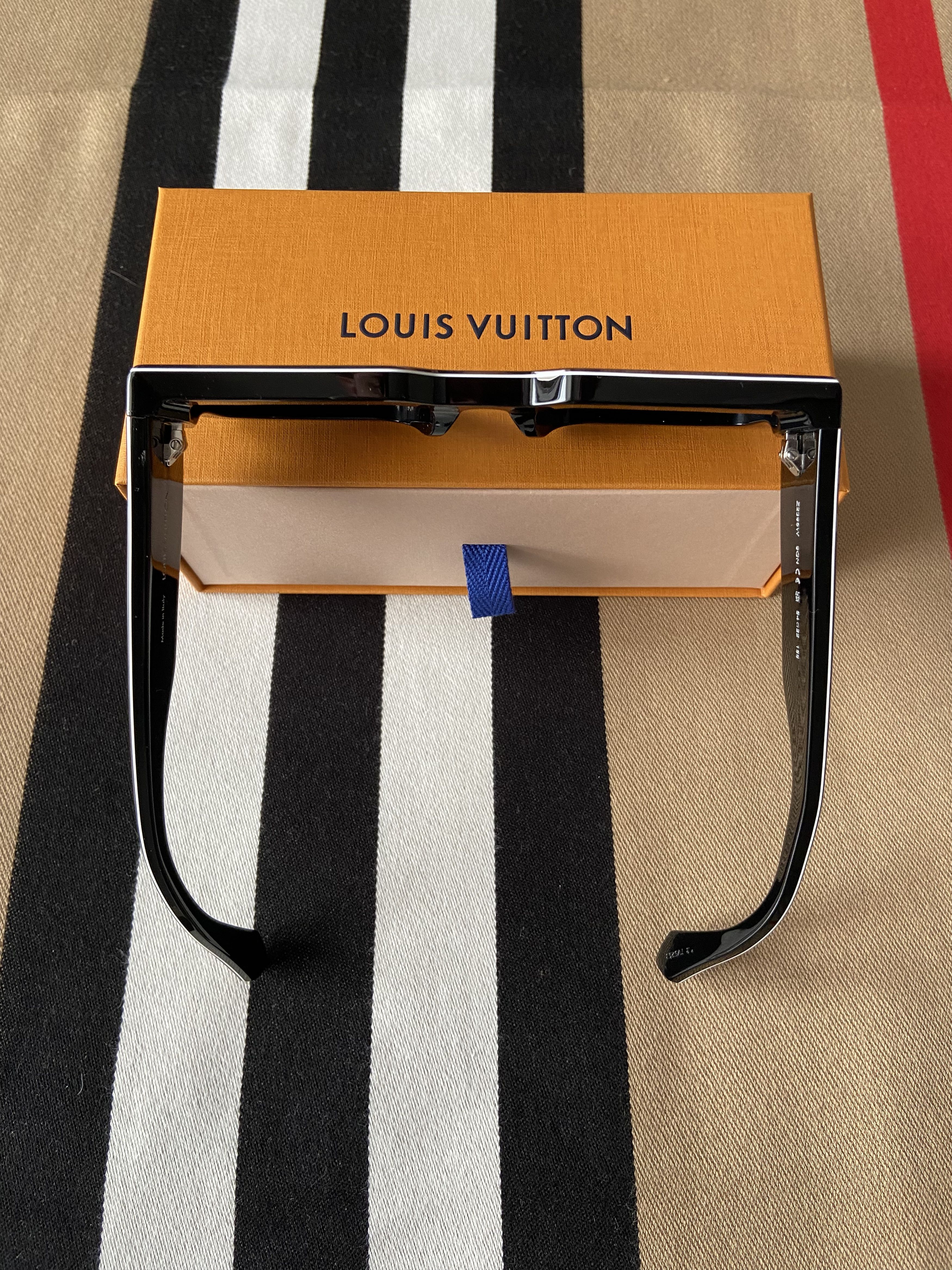 Louis Vuitton New Louis Vuitton Pixel Camo Sunglasses Size ONE SIZE - 5 Thumbnail