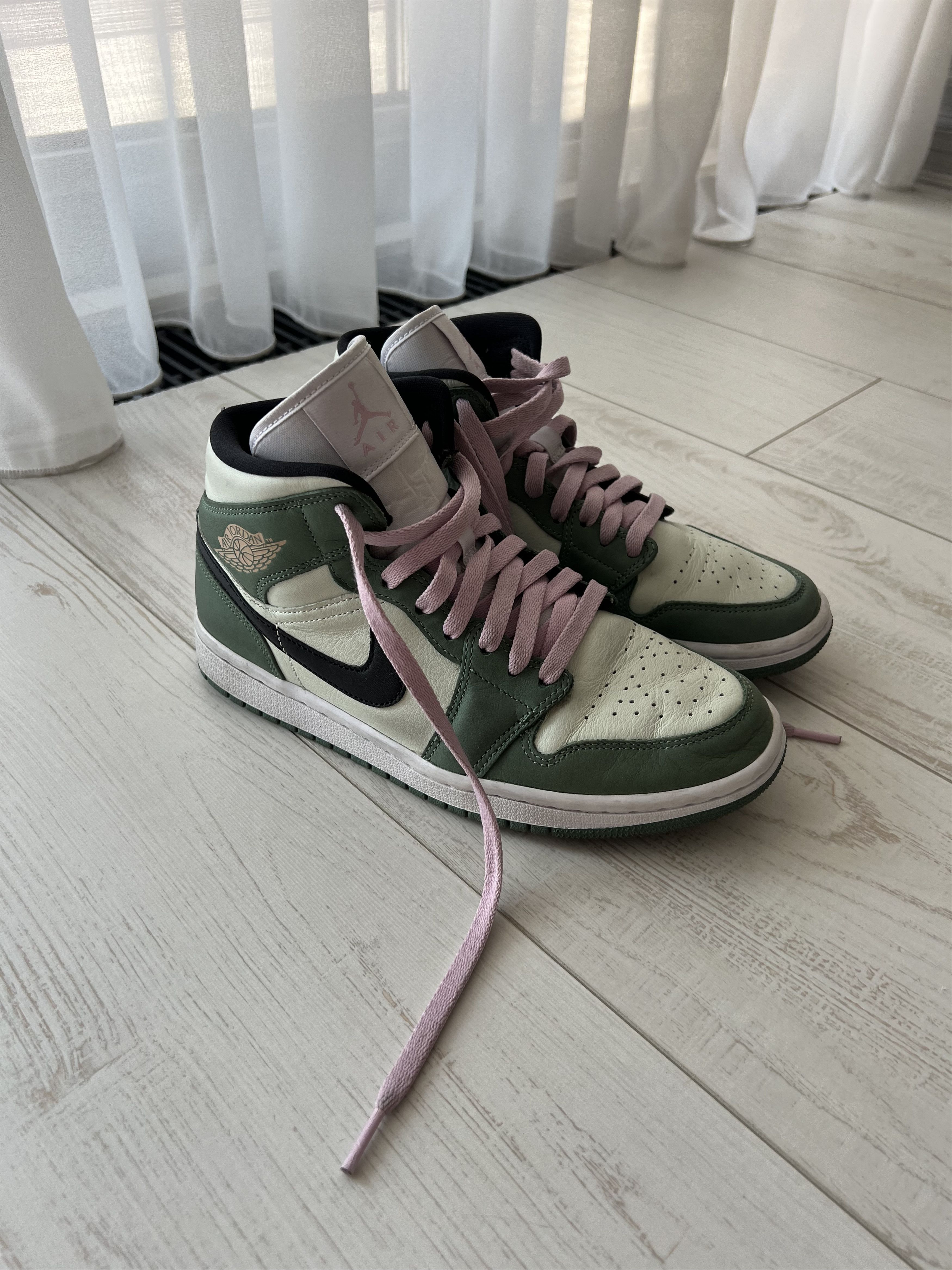 Nike Air Jordan 1 Mid “Dutch Green” Size US 8.5 / IT 38.5 - 1 Thumbnail