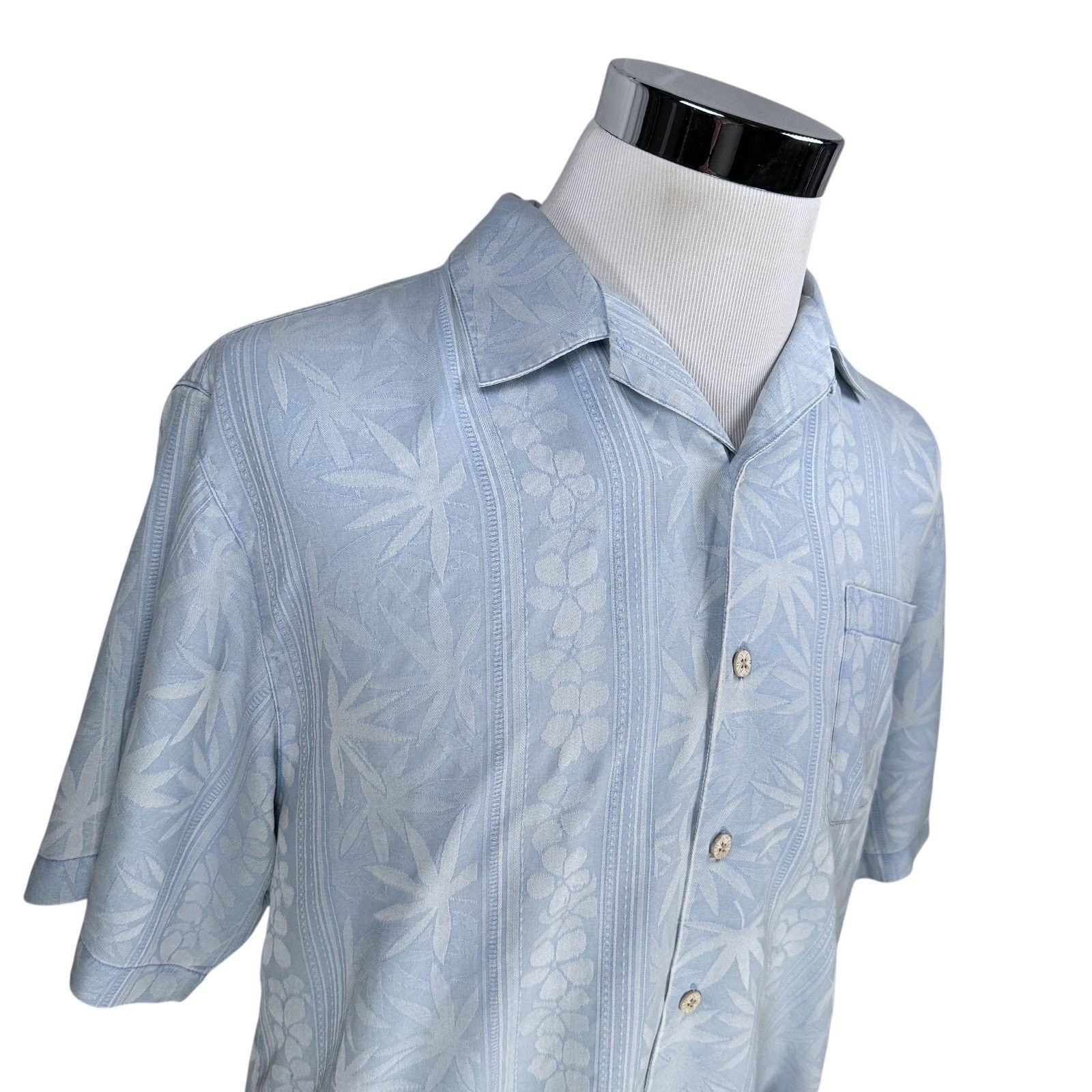 Tommy Bahama Tommy Bahama Hawaiian Shirt Men’s M Blue Floral Camp Collar Size US M / EU 48-50 / 2 - 2 Thumbnail
