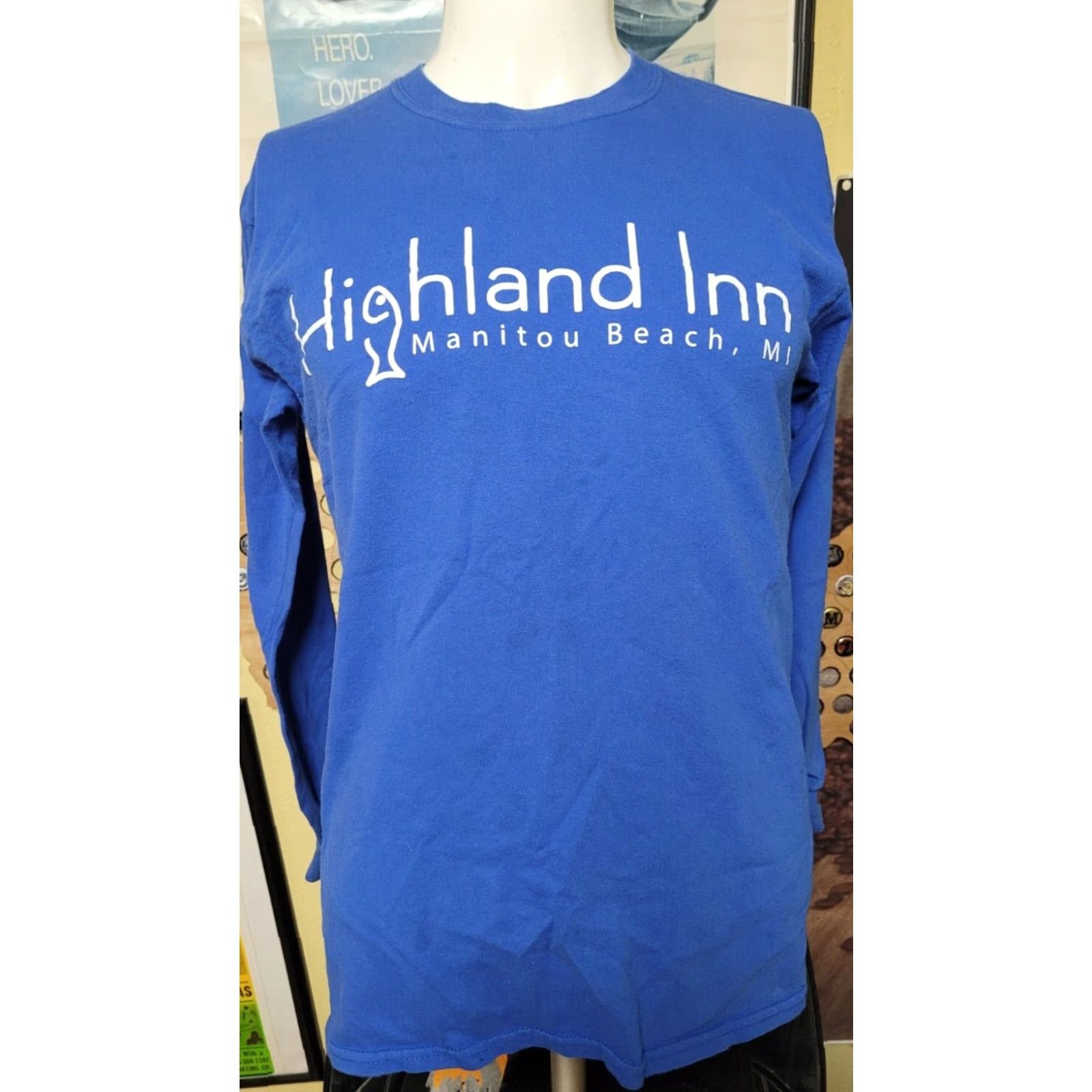 Gildan Highland Inn Manitou Beach MI Long Sleeve T Shirt Wheres My Truck Devils Lake Sm Shirt Men S Blue Cotton Graphic Tee Size US S / EU 44-46 / 1 - 2 Thumbnail