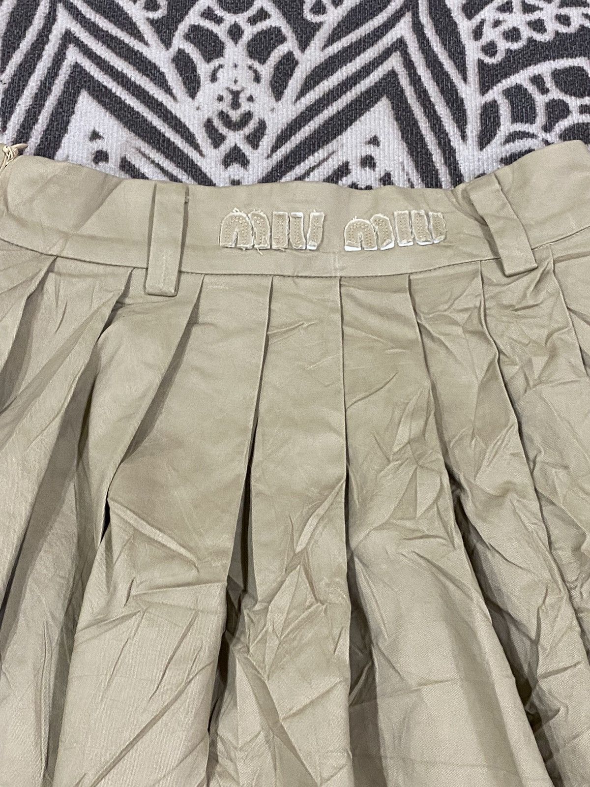 Miu Miu MIU MIU EMBROIDERED PLEATED SKIRT Size 38" / US 16 / IT 52 - 3 Thumbnail