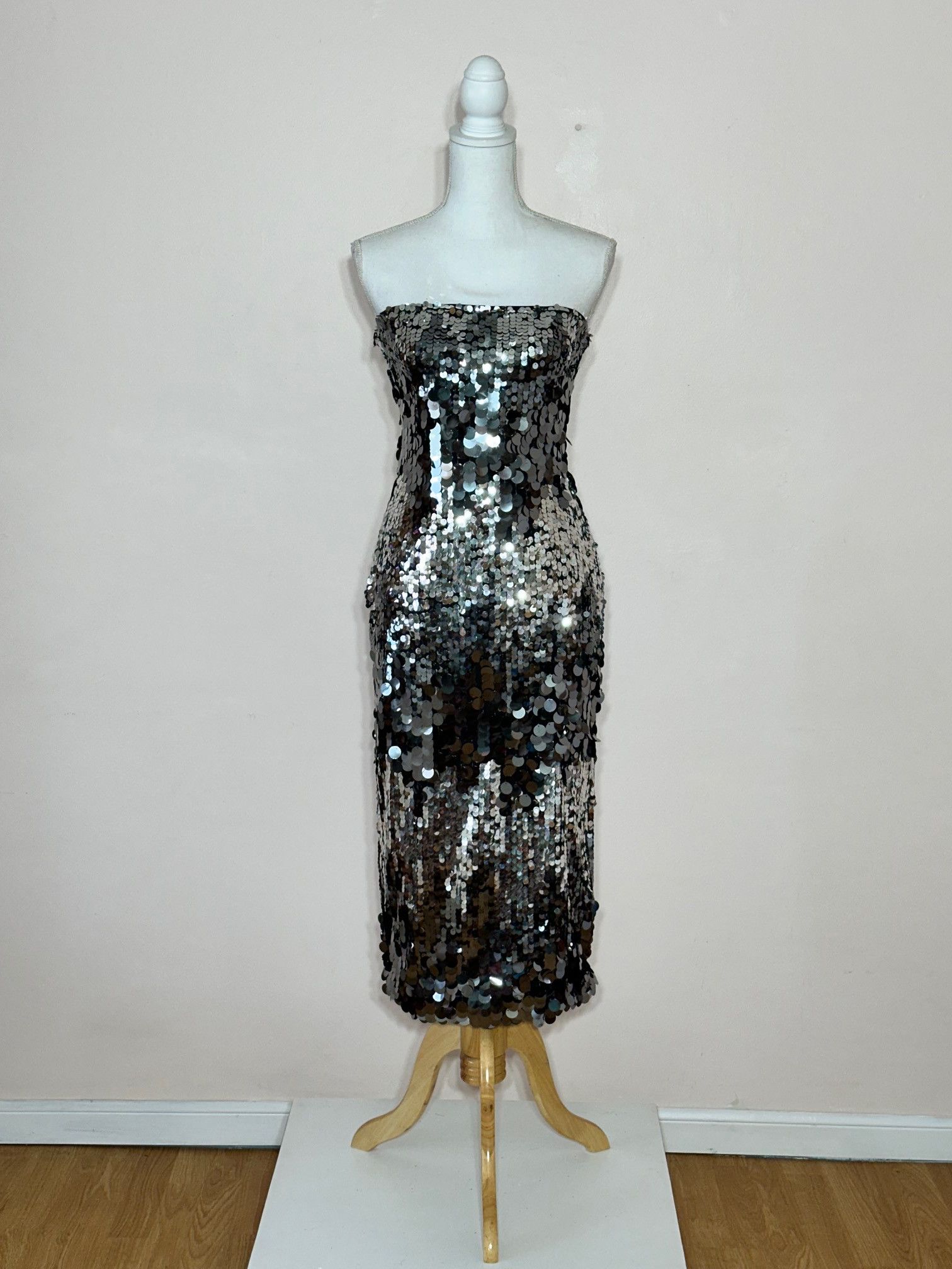 Forever 21 Silver Sequin Disk Tube Dress size 6 Size M / US 6-8 / IT 42-44 - 2 Thumbnail
