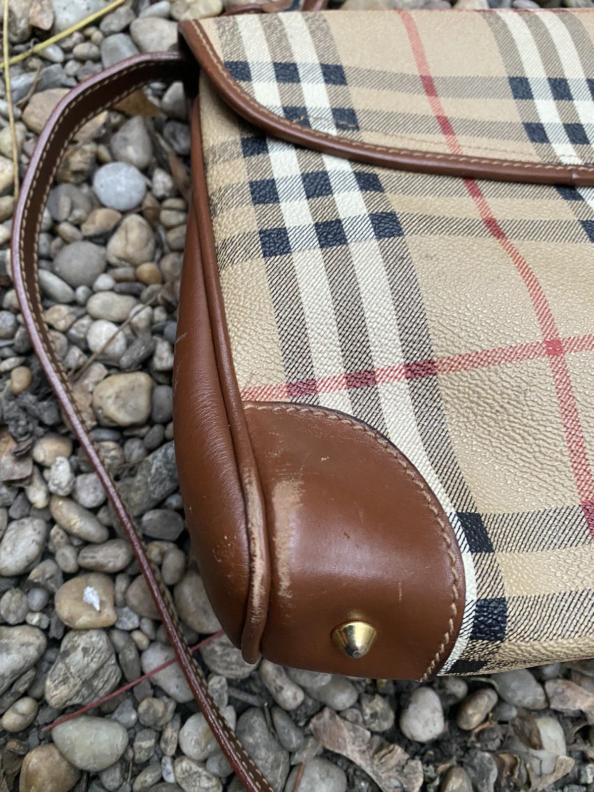 Burberry × Vintage Vintage Burberry’s Nova Check Overprinted Crossbody Bag Size ONE SIZE - 10 Thumbnail