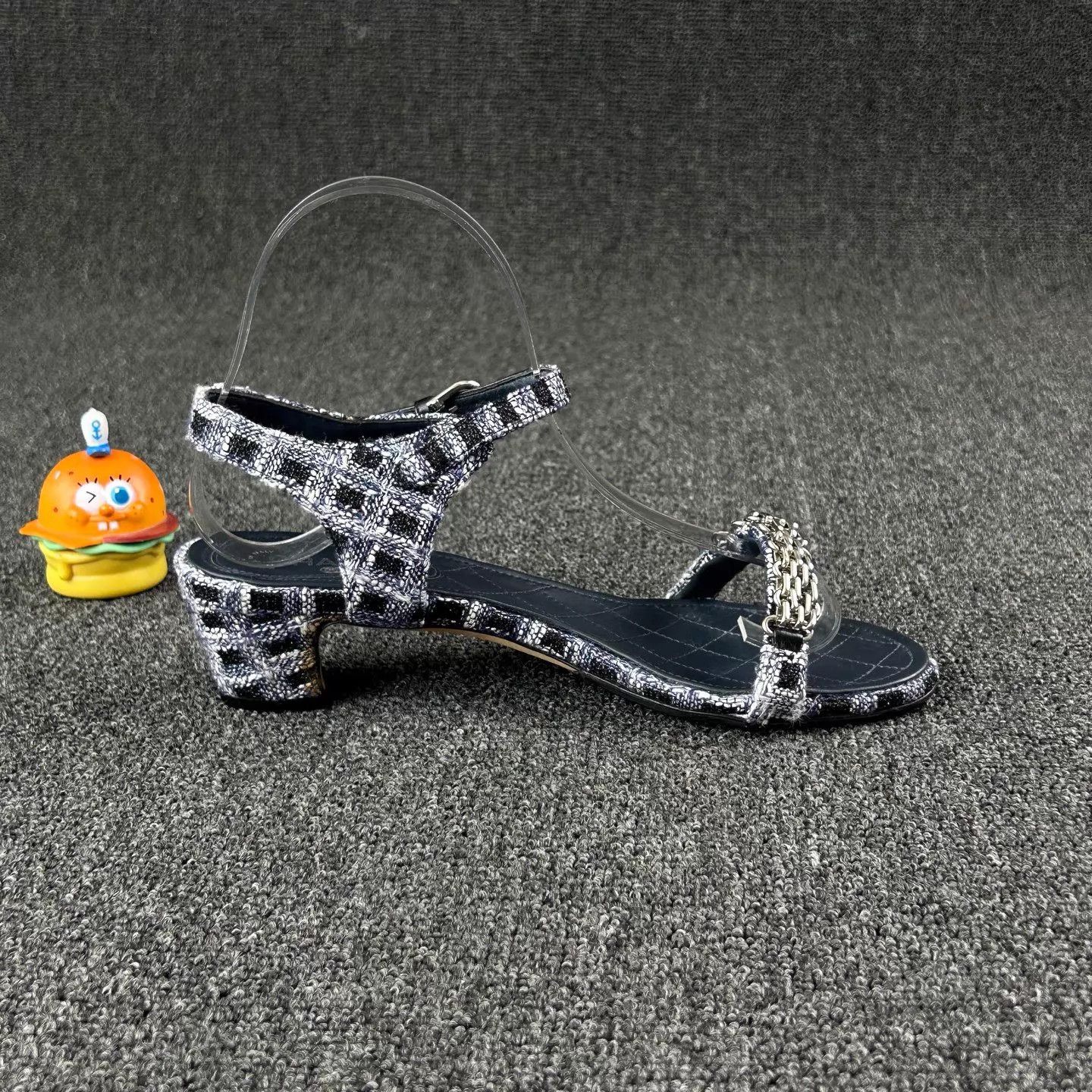 Chanel Chanel Leather Chain Sandal CC EUR37 GUC HB6617 Size US 6.5 / IT 36.5 - 4 Thumbnail