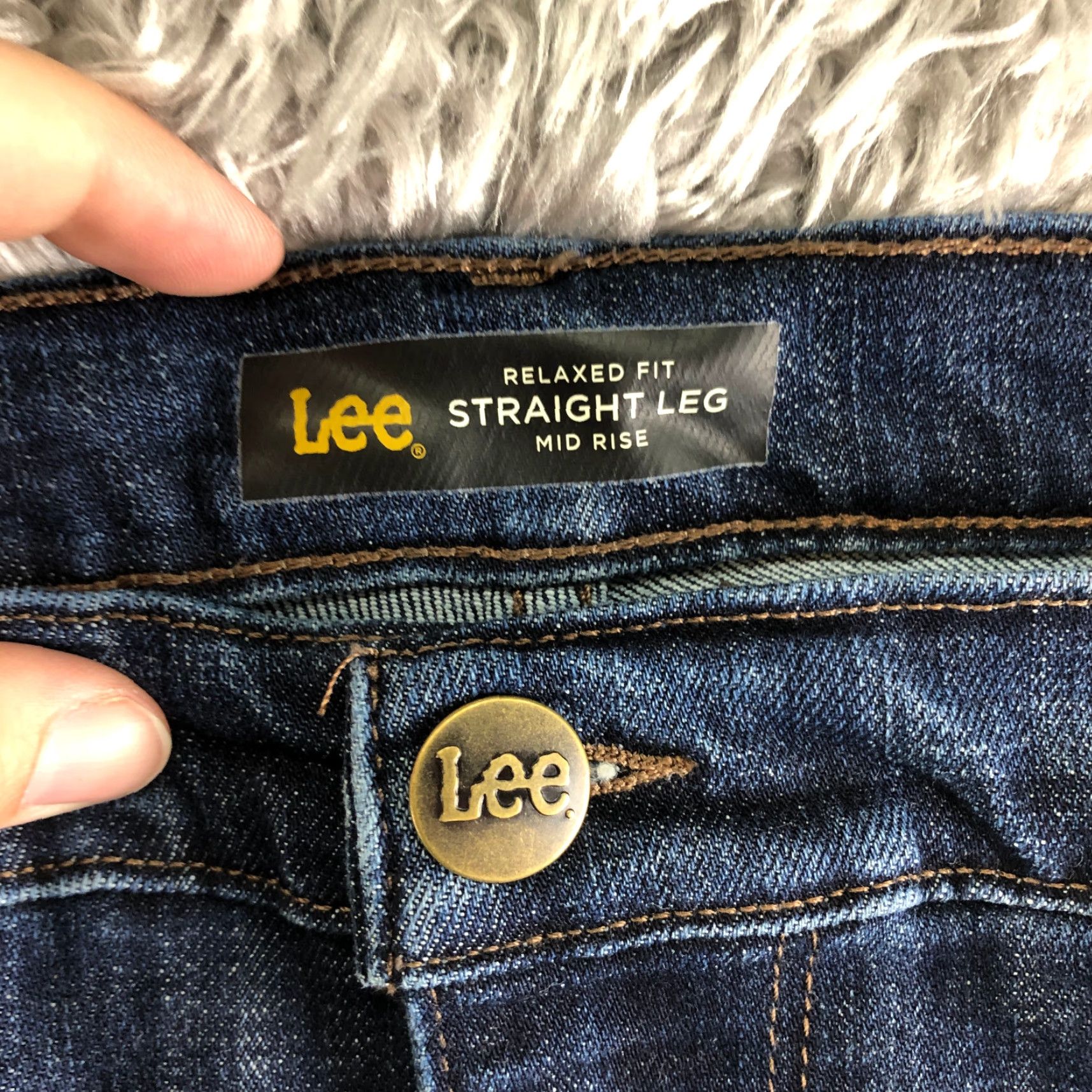 Lee Lee Relaxed Fit Straight Leg Womens Plus Size 18 Short Mid Rise Medium Wash Jean Size 40" / US 18 - 7 Thumbnail