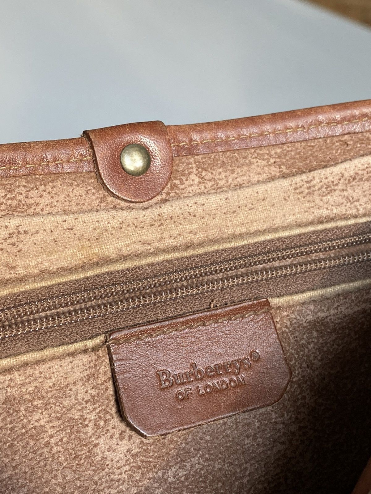 Burberry Burberrys Nova Check Vintage Leather Shoulder Bag Gold Beige Size ONE SIZE - 16 Thumbnail