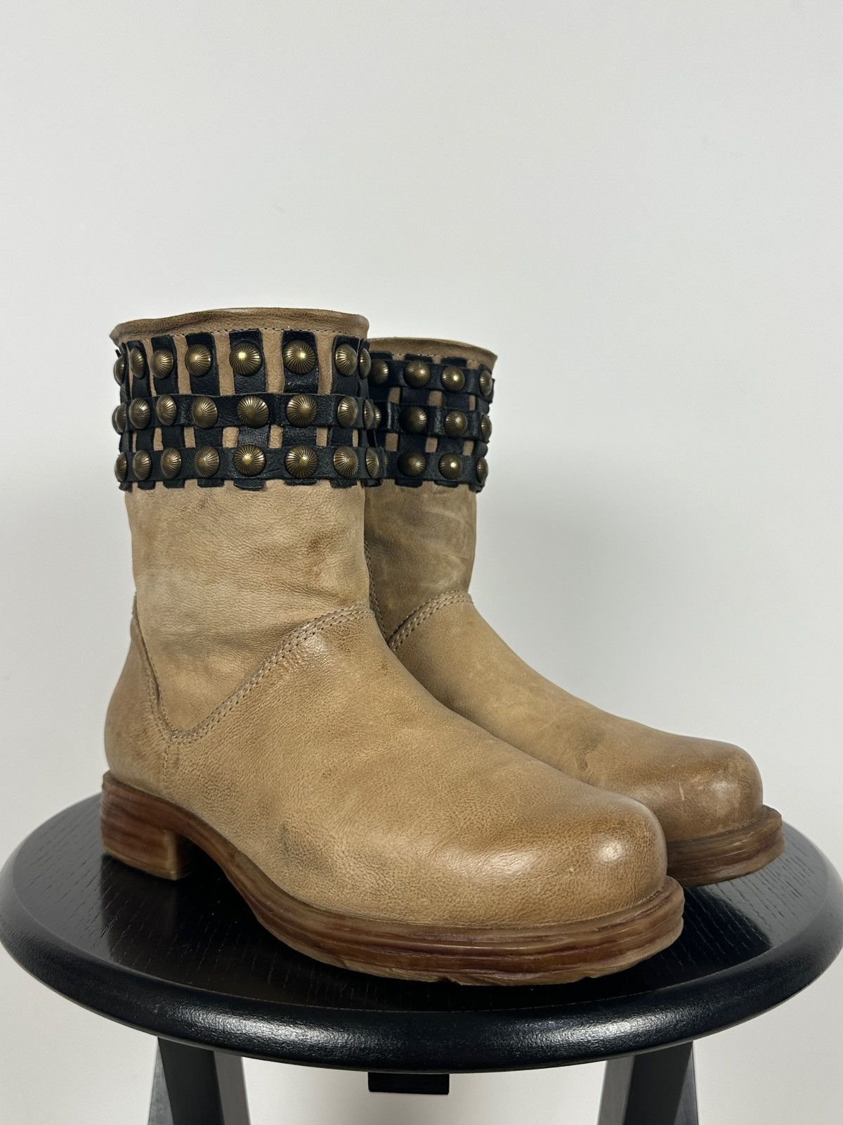 A.S.98 A.S.98. Airstep Beige Leather Studded Biker Ankle Boots Size US 7 / IT 37 - 10 Thumbnail