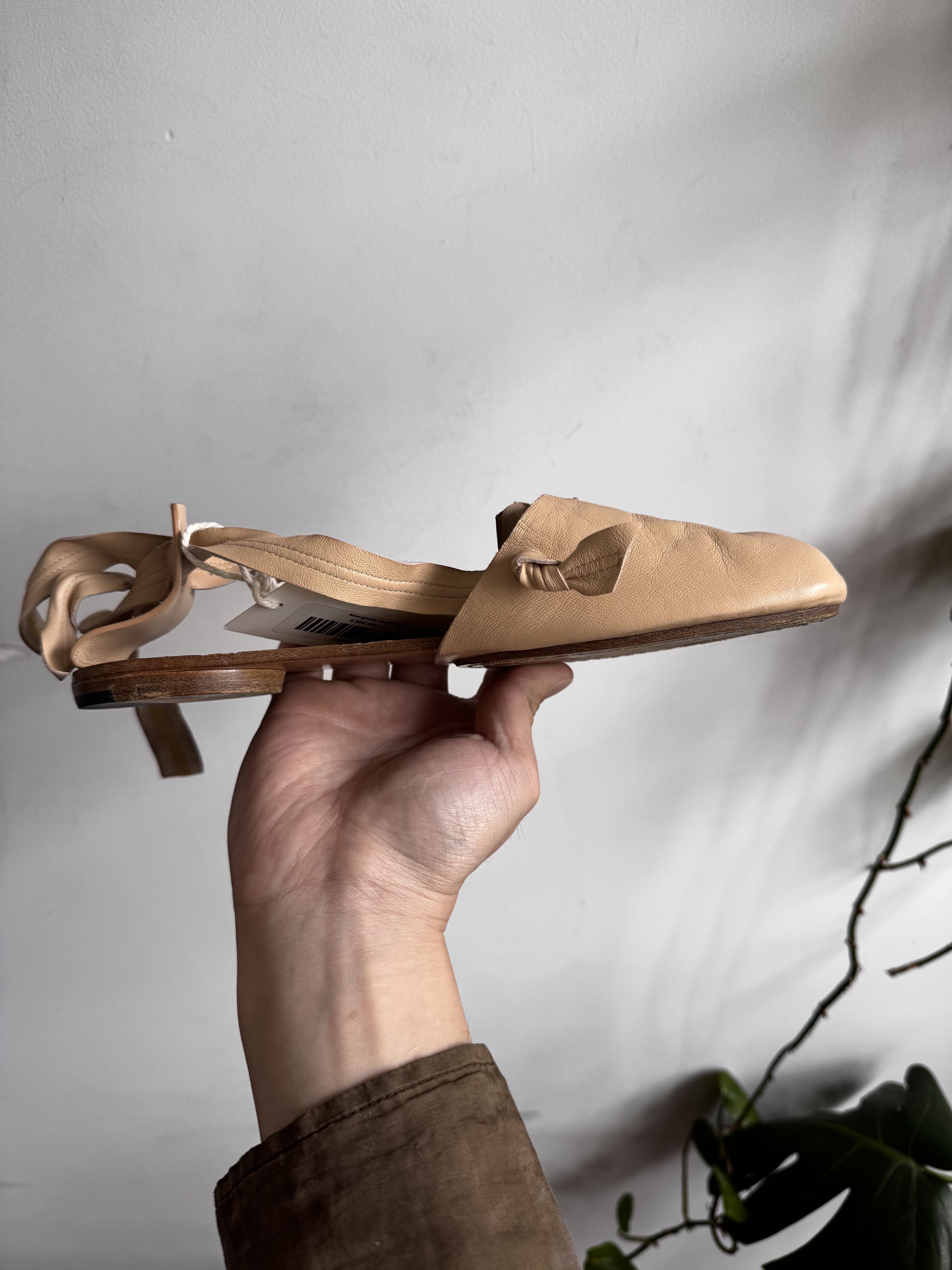 Maison Margiela Masion Margiela Leather Tabi Strap Ballet Flats Size 37.5 Size US 7.5 / IT 37.5 - 5 Thumbnail