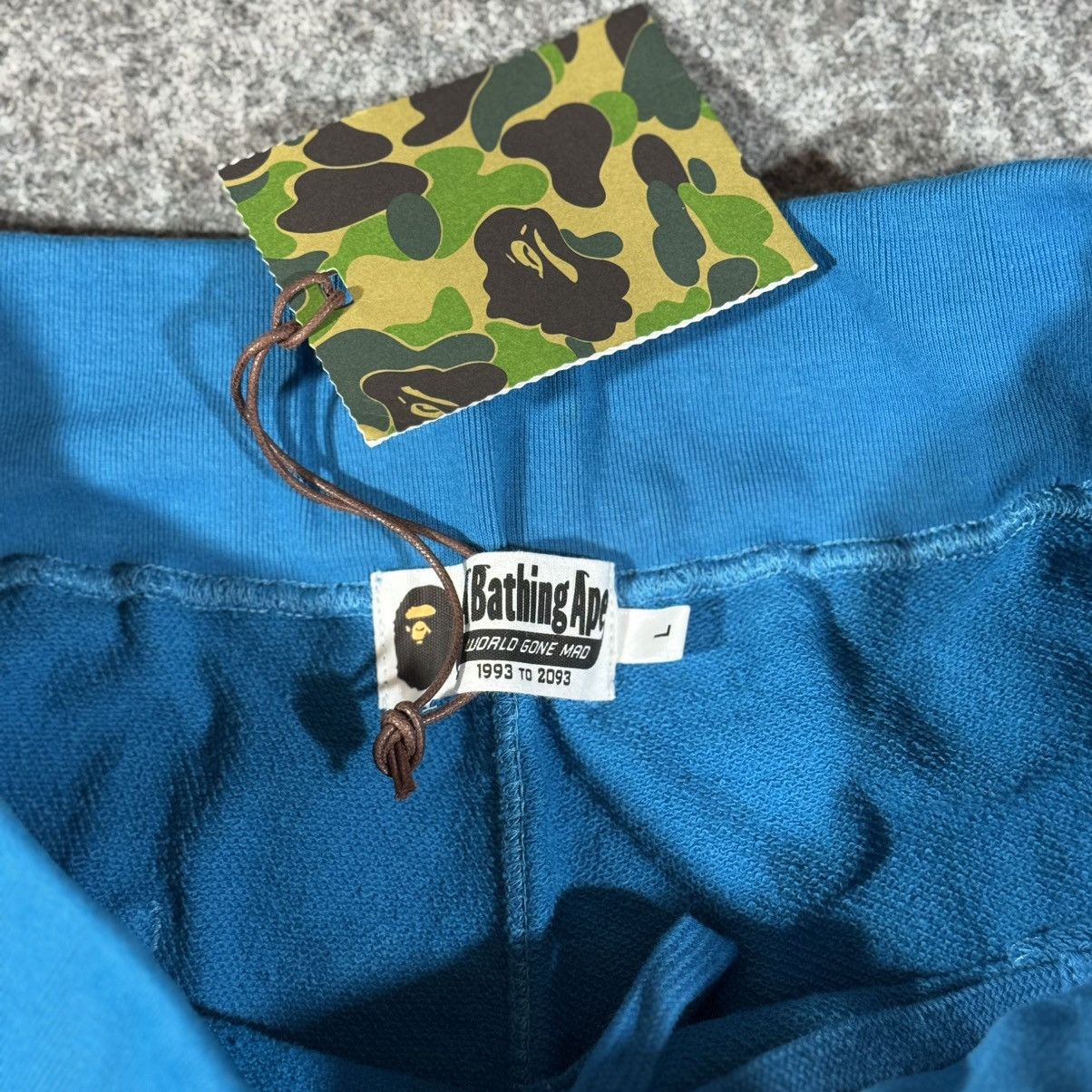 Bape Bape shark sweatshorts green Size US 34 / EU 50 - 2 Thumbnail