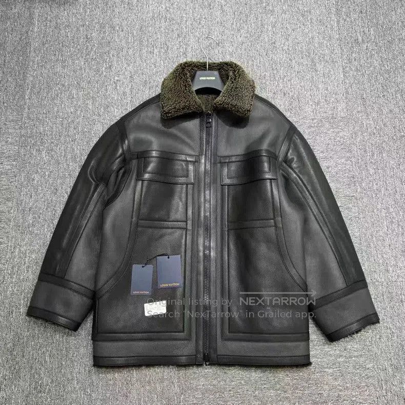 Louis Vuitton louis vuitton reversible fur coat. Size US S / EU 44-46 / 1 - 4 Thumbnail