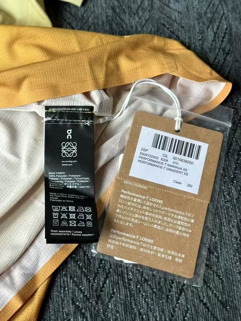Loewe LOEWE Sports short sleeves Size XS / US 0-2 / IT 36-38 - 4 Thumbnail