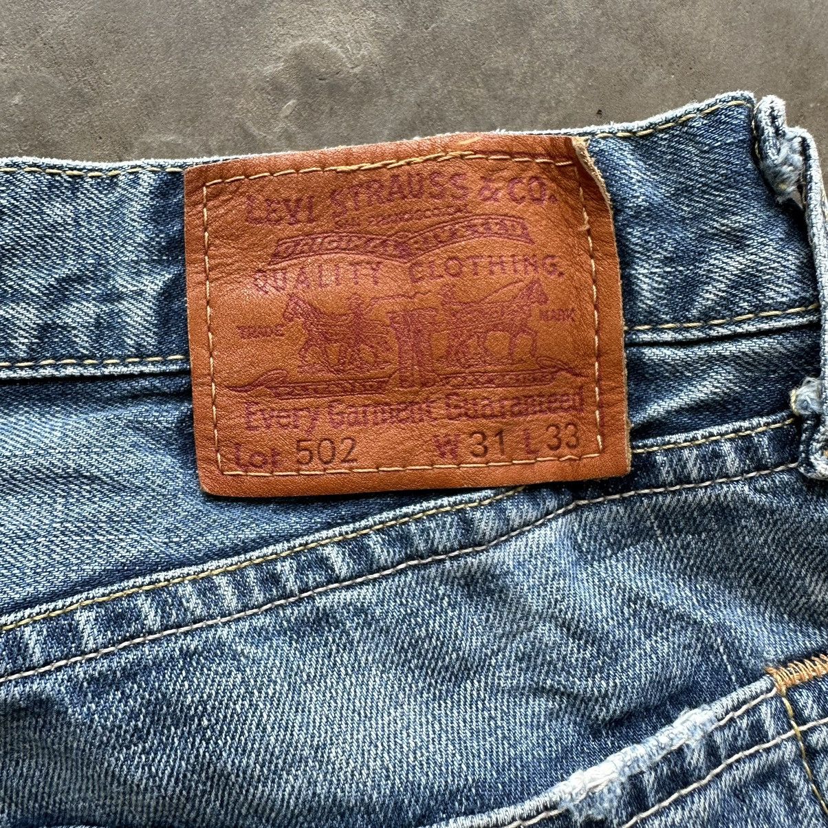 Levi's Vintage Levi’s 502 Distressed Faded Denim Jean Pant W30 Size US 30 / EU 46 - 16 Thumbnail