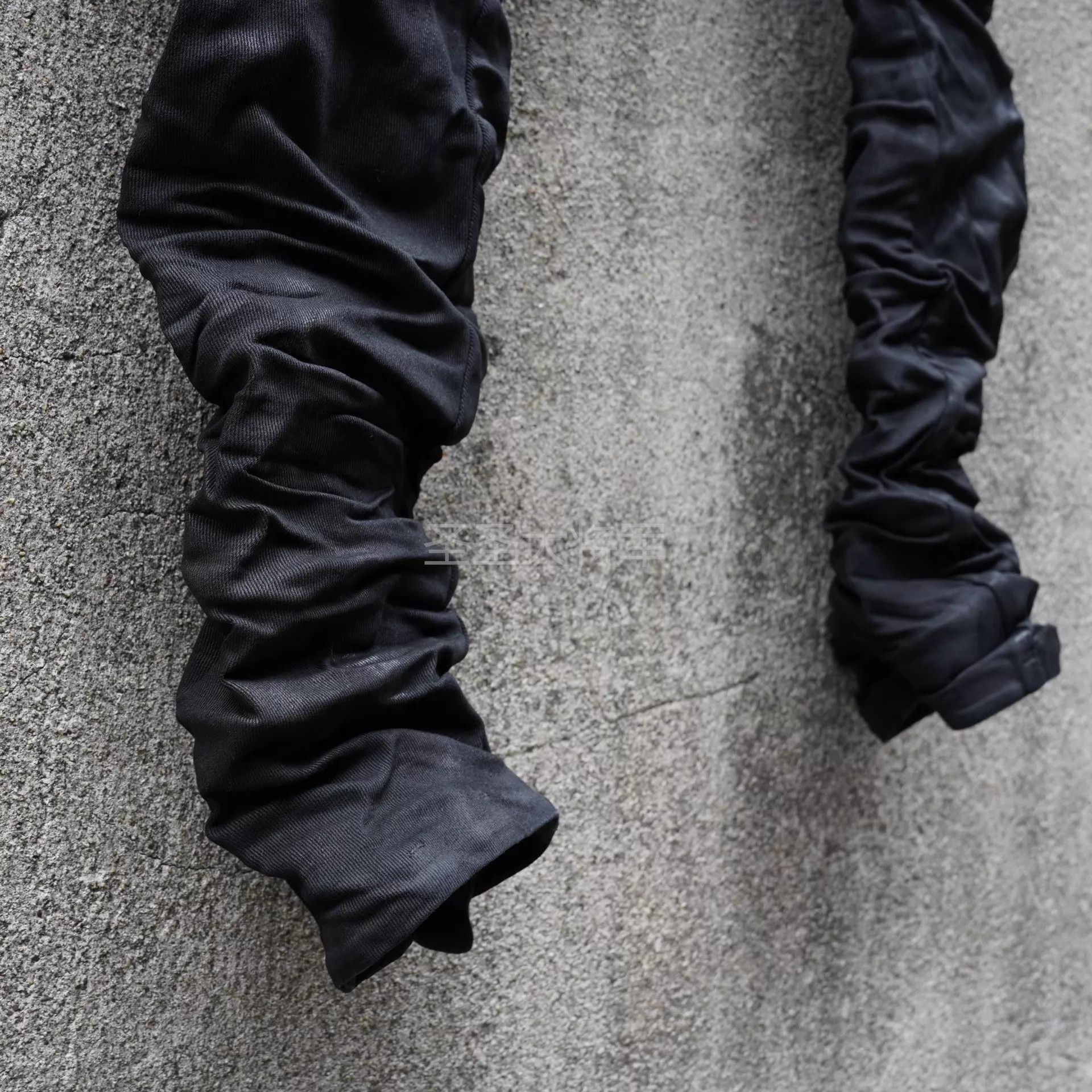 Boris Bidjan Saberi BBS P13TF Slim Tapered Distressed Waxed Black Jeans XS/S Size US 28 / EU 44 - 4 Thumbnail