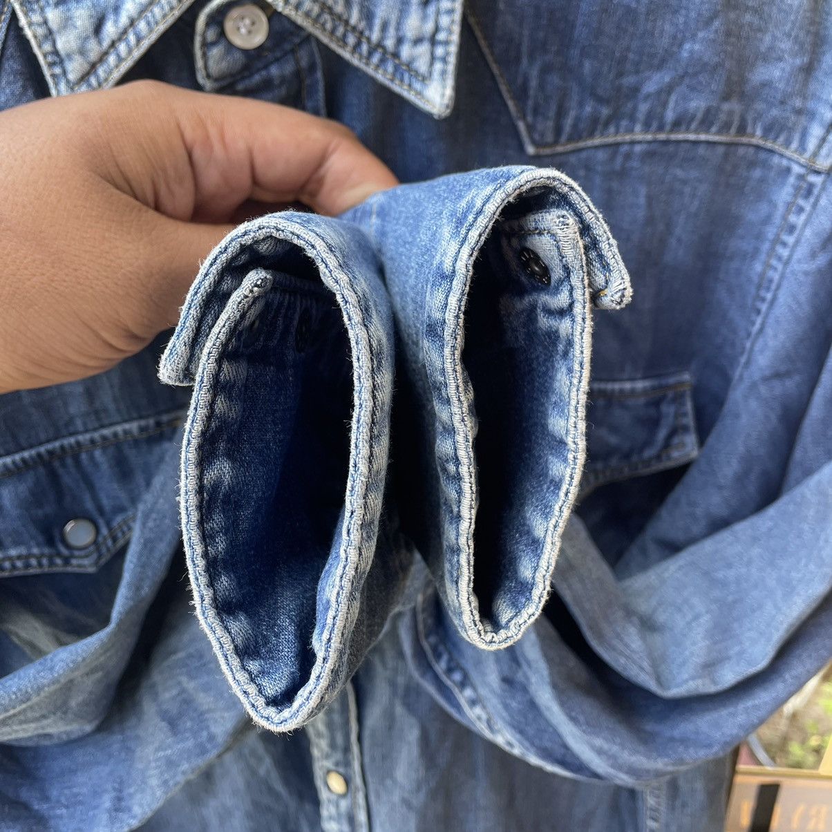 Lee × Vintage 🔥🔥Lee Stoned Wash Double Pocket Ripped Western Denim Shirts Size US L / EU 52-54 / 3 - 6 Thumbnail
