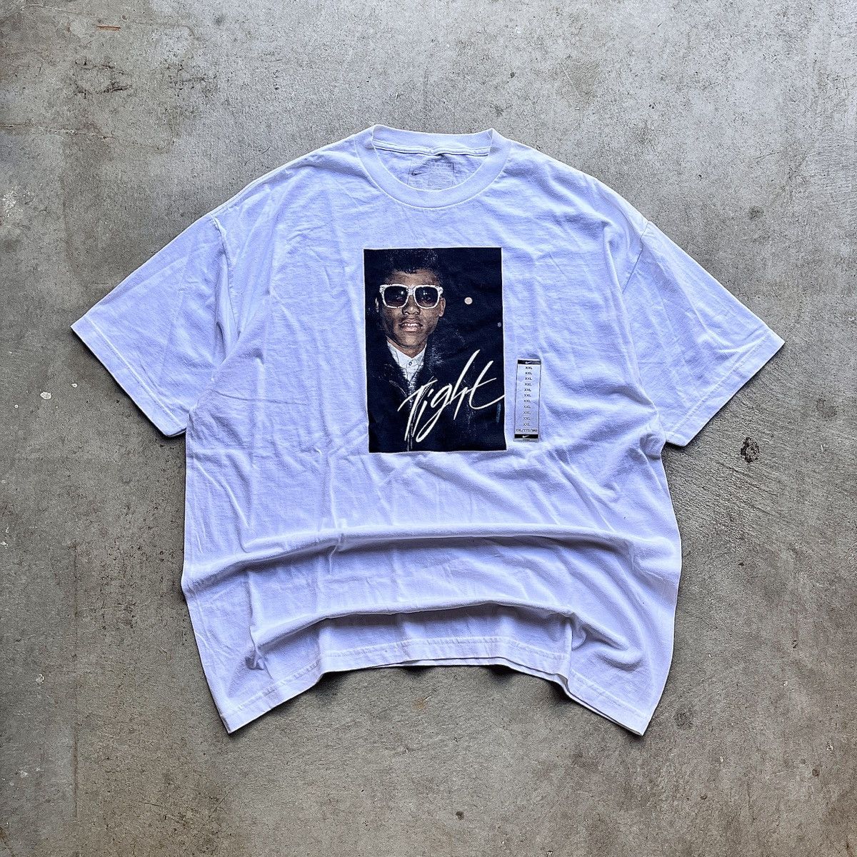 Vintage Vintage Y2K Nike Deon Sanders ‘Tight’ Graphic T Shirt Size US XXL / EU 58 / 5 - 1 Thumbnail