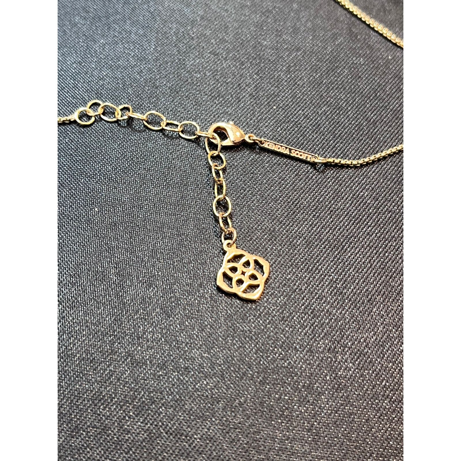 Kendra Scott Elisa Kendra Scott Gold Tone Pendant Necklace 16” Size ONE SIZE - 2 Thumbnail