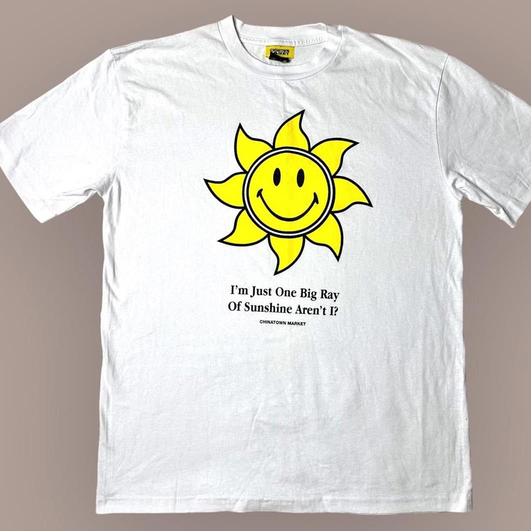 Market NWOT Chinatown Market Ray of Sunshine Graphic T-Shirt Men XL Size US XL / EU 56 / 4 - 1 Thumbnail