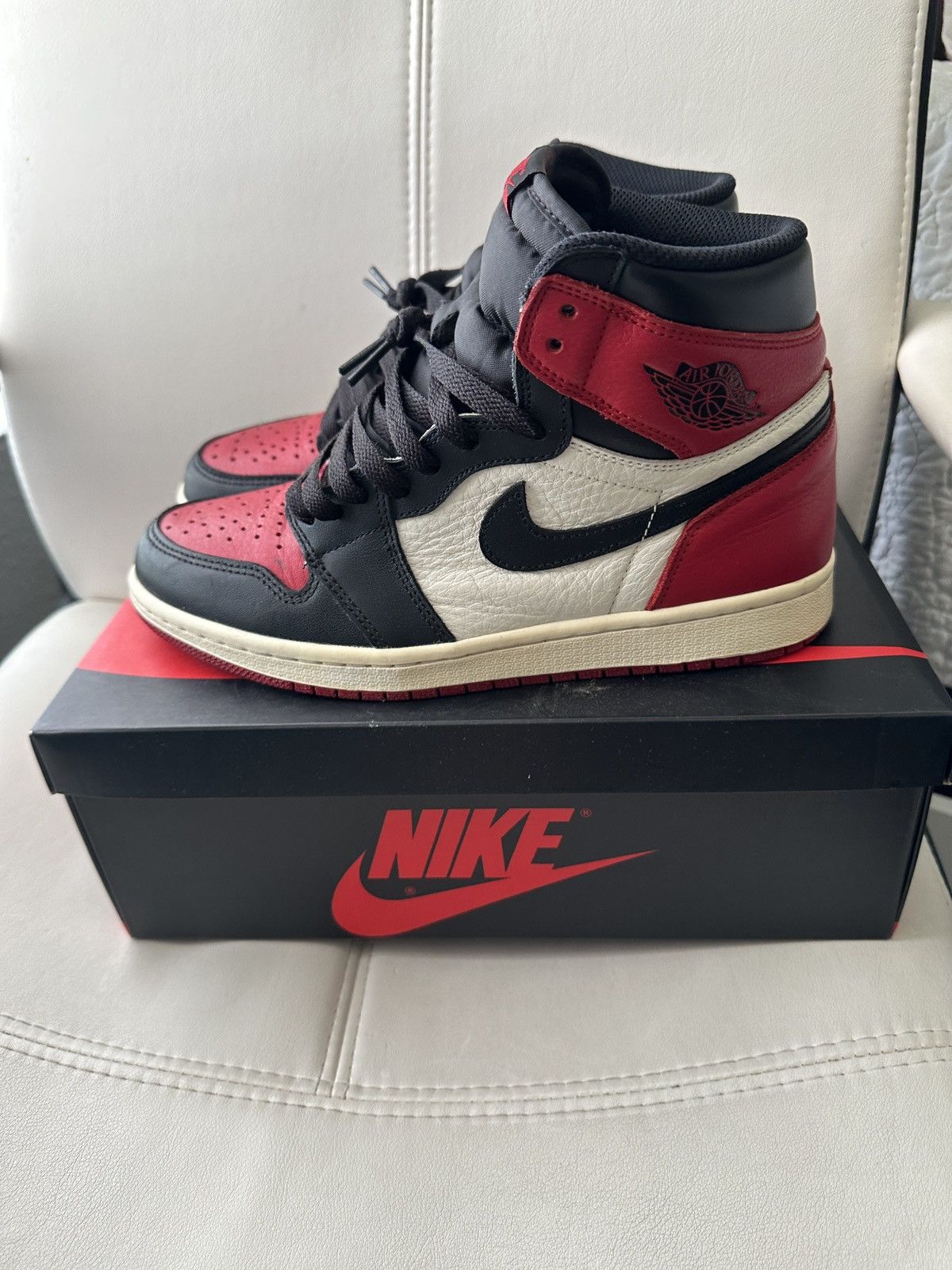 Jordan Brand Jordan 1 bred toe Size US 7.5 / EU 40-41 - 12 Thumbnail
