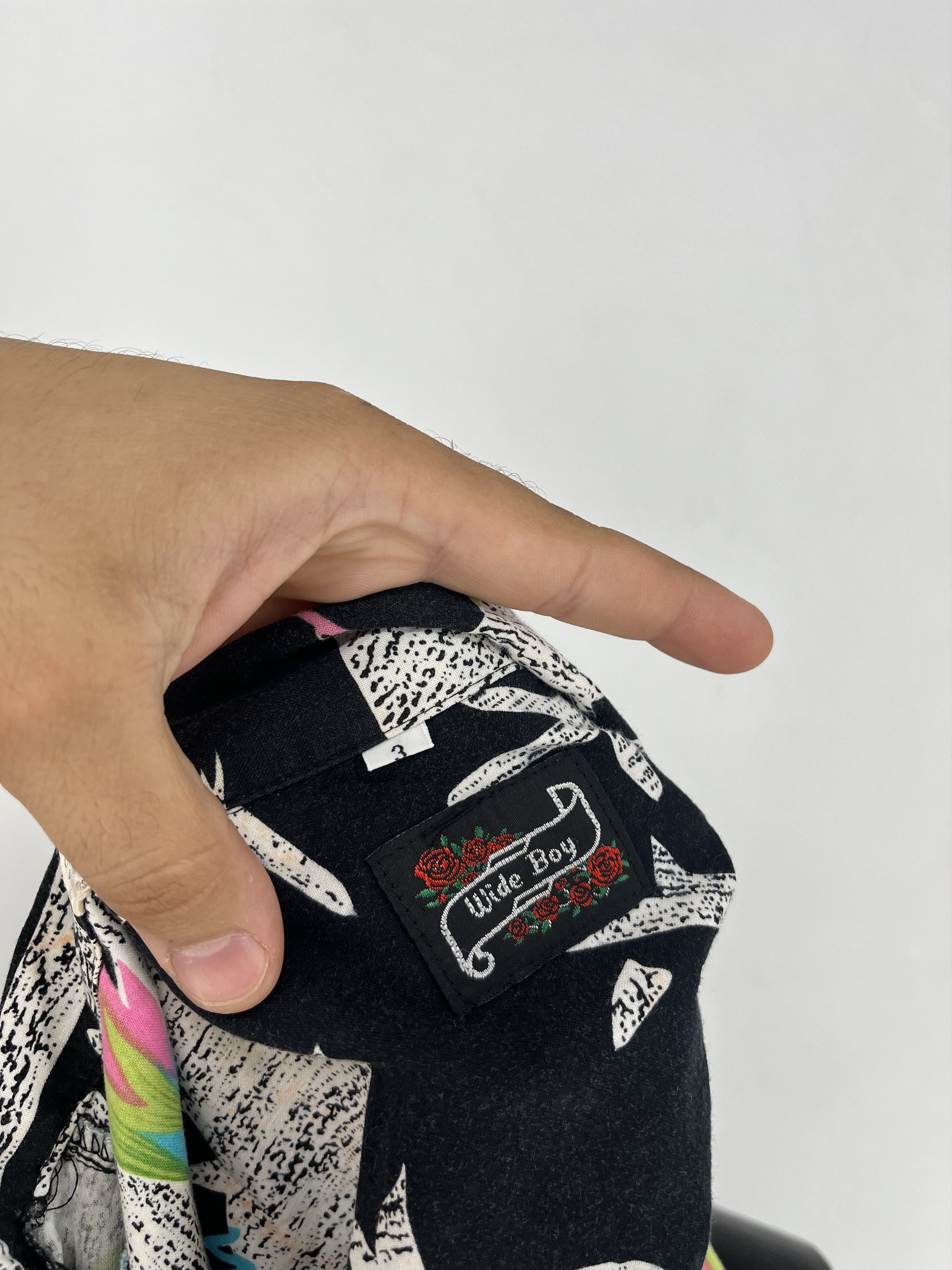 Vintage Vintage Y2K Art Streetwear Hawaiian Travis Scott style Size US L / EU 52-54 / 3 - 11 Thumbnail