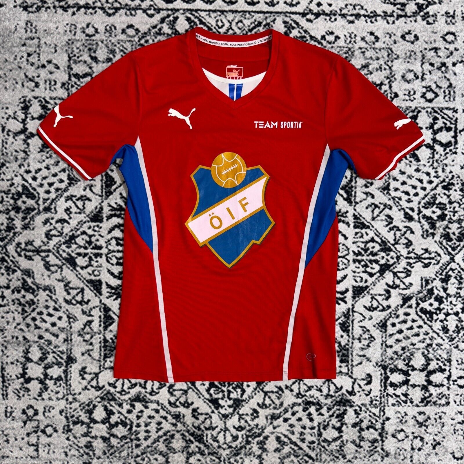 Puma × Vintage Puma Unisex Red Polyester Jersey T-Shirt Size M Regular Fit Size US M / EU 48-50 / 2 - 1 Thumbnail