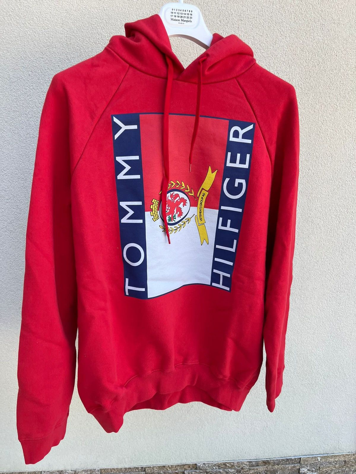 Tommy Hilfiger × Vetements Vetements x Tommy Oversized Hoodie in Red Size US S / EU 44-46 / 1 - 6 Thumbnail