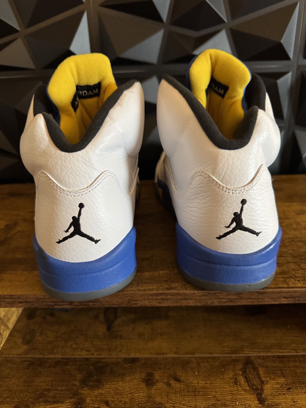 Jordan Brand Jordan 5 Laney 2013 Size 10.5 Mens Size US 10.5 / EU 43-44 - 4 Thumbnail