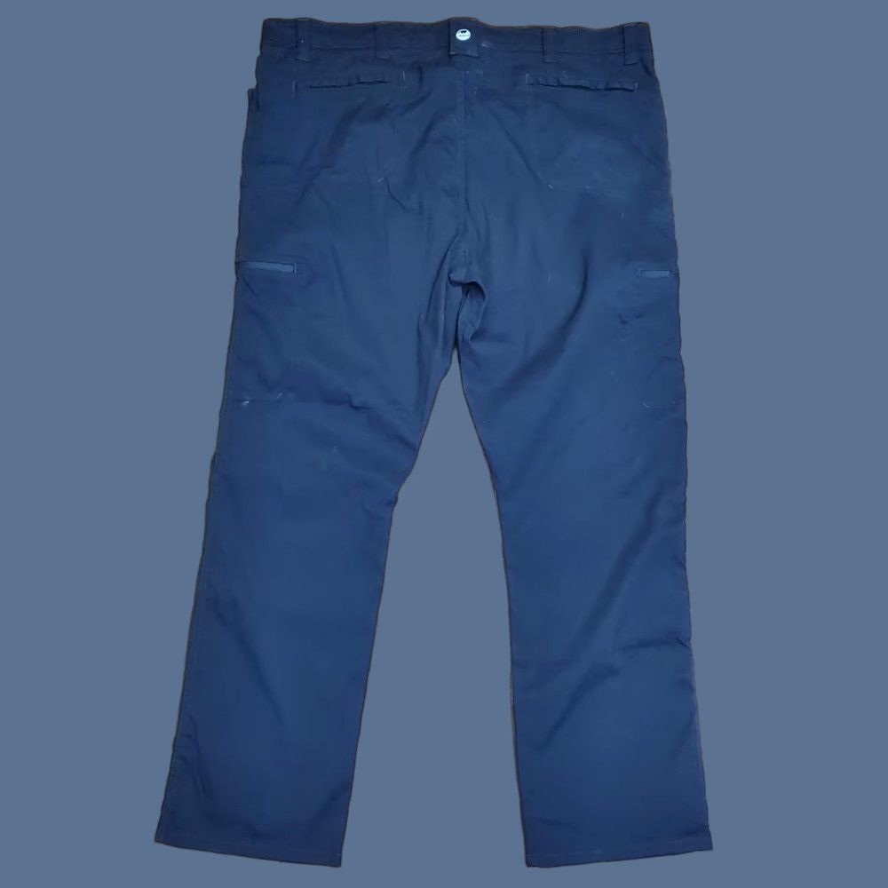Wrangler VINTAGE? No. Wrangler Mens Cargo Pants 46 45x30 Black Outdoor Hiking Travel Pockets Pants Mens Black Wrangler Cargo Pants 46 Casual Zip Front Pockets Size US 30 / EU 46 - 1 Thumbnail