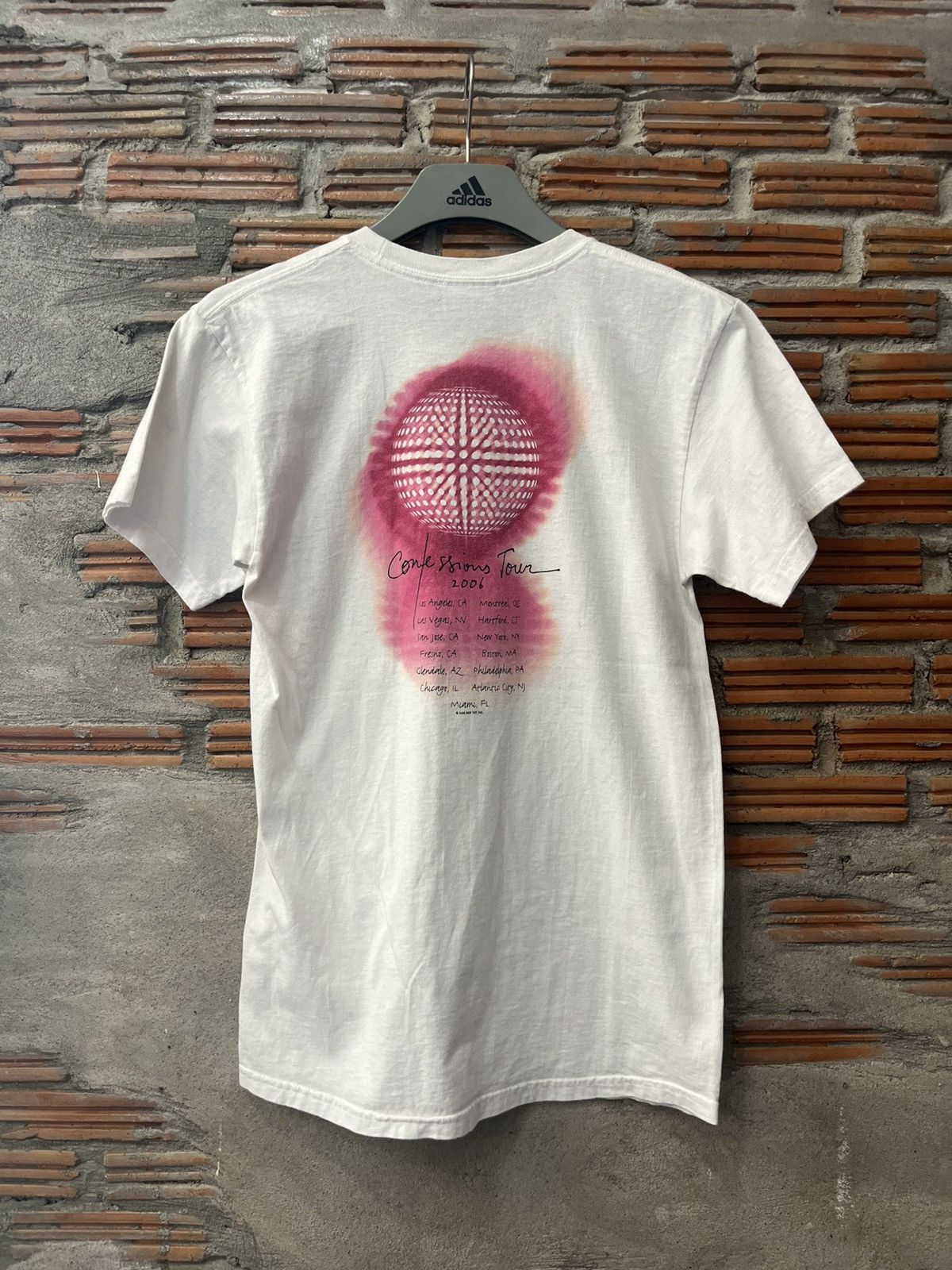 Band Tees Vintage MADONNA Confessions Tour 2006‘s Tshirt Size US S / EU 44-46 / 1 - 3 Thumbnail
