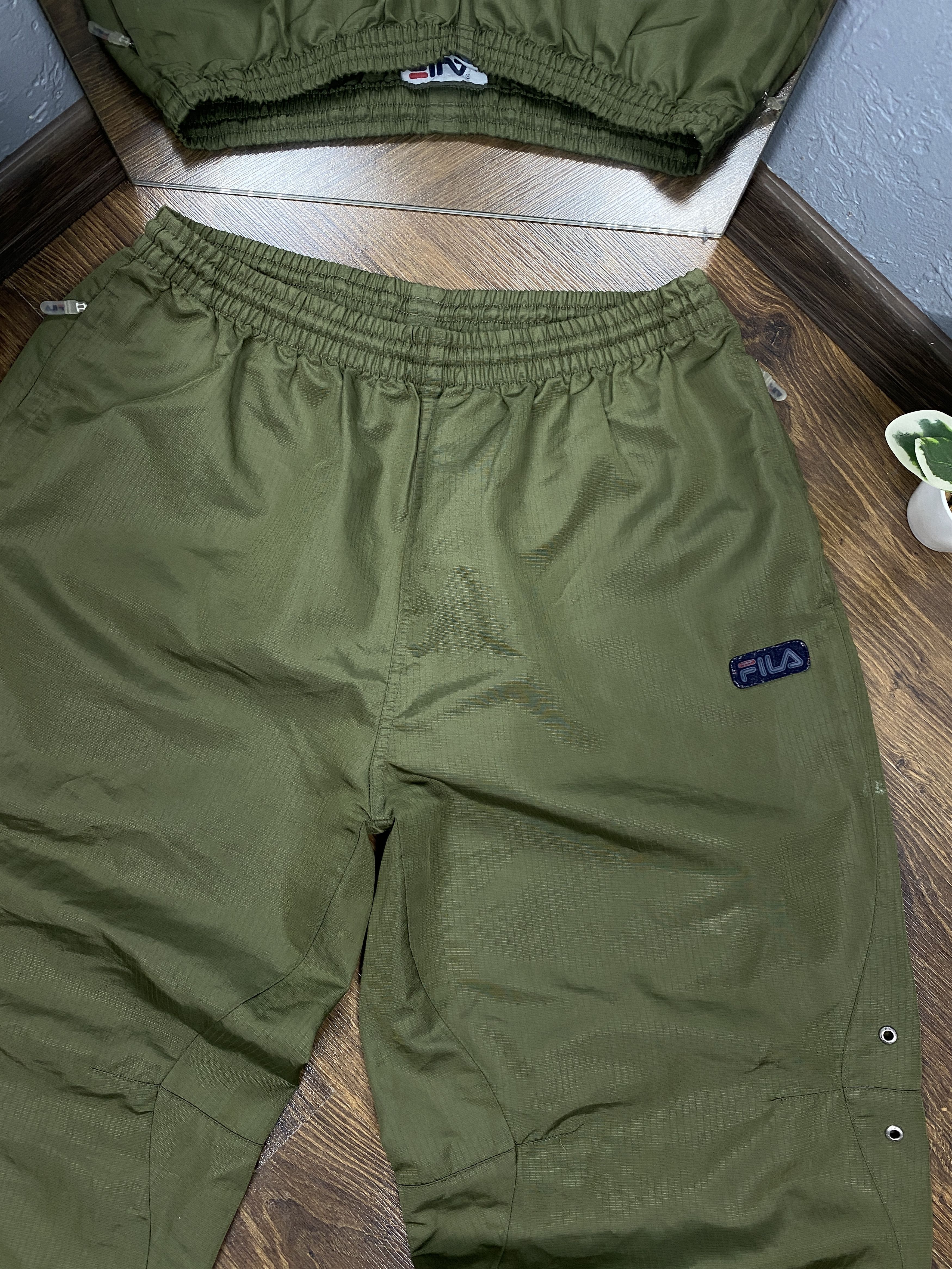 Fila Fila Vintage Mens Nylon Baggy Track Pants Size US 32 / EU 48 - 2 Thumbnail