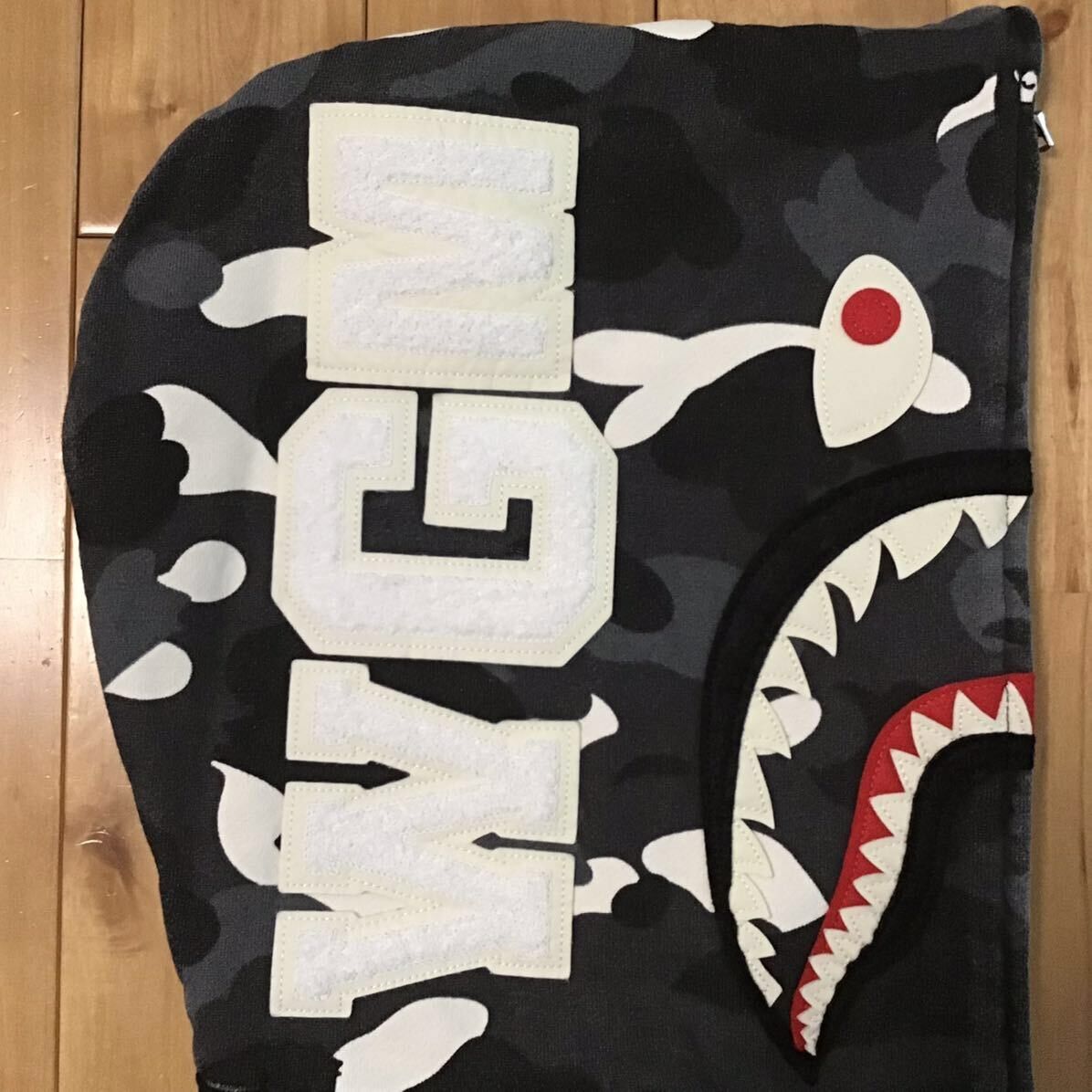 Bape 💫Glow in the dark💫 BAPE City camo shark full zip hoodie APE Size US M / EU 48-50 / 2 - 5 Thumbnail