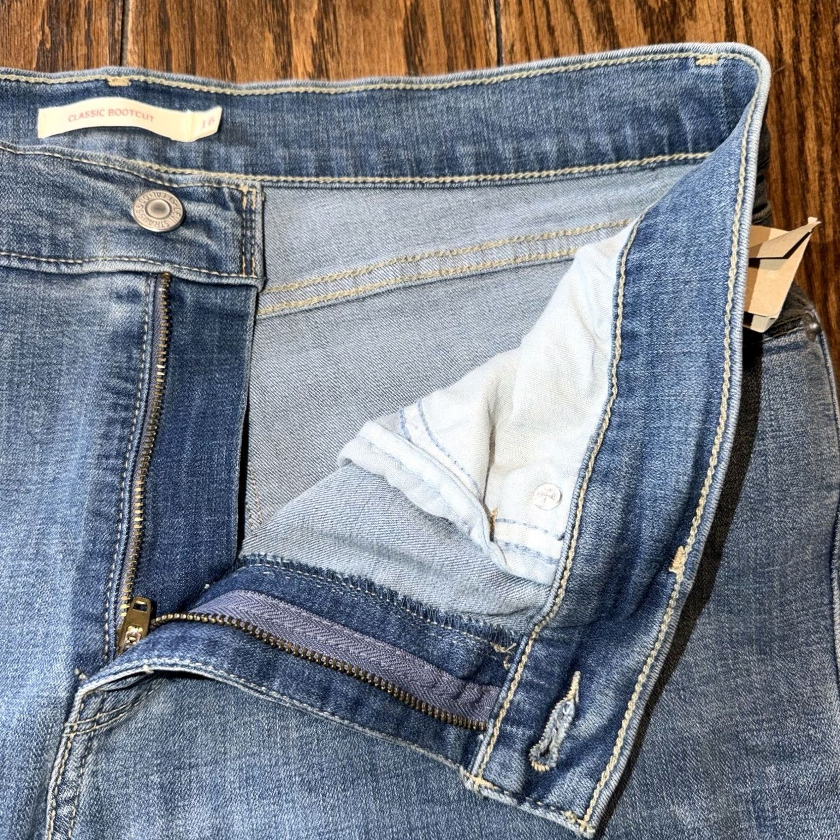 Levi's Levi's Jeans Women Bootcut 16 Mid Rise Hypersoft Classic Casual Blue 32in Inseam 16 Regular Pockets Stretch Denim Size 38" / US 16 / IT 52 - 5 Thumbnail