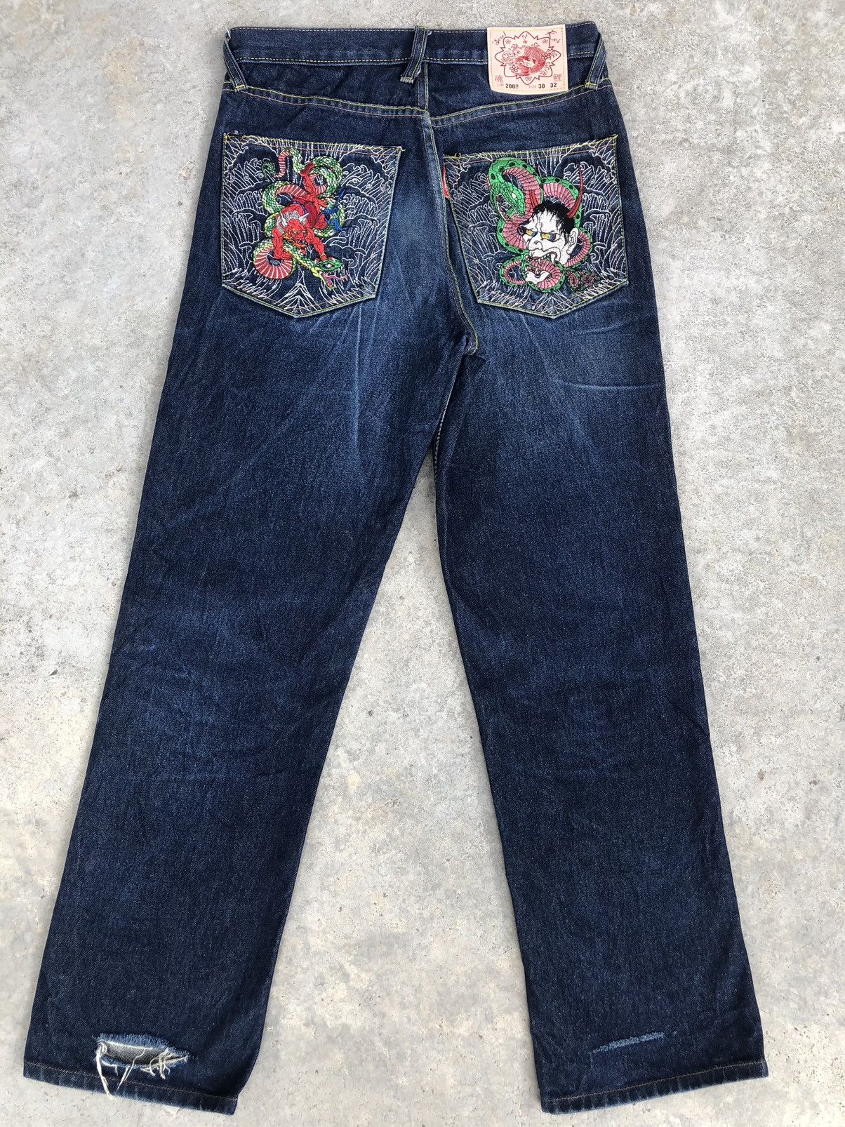 Japanese Brand Japanese Snake Embroidered Jeans Distressed Jeans Size US 30 / EU 46 - 1 Thumbnail